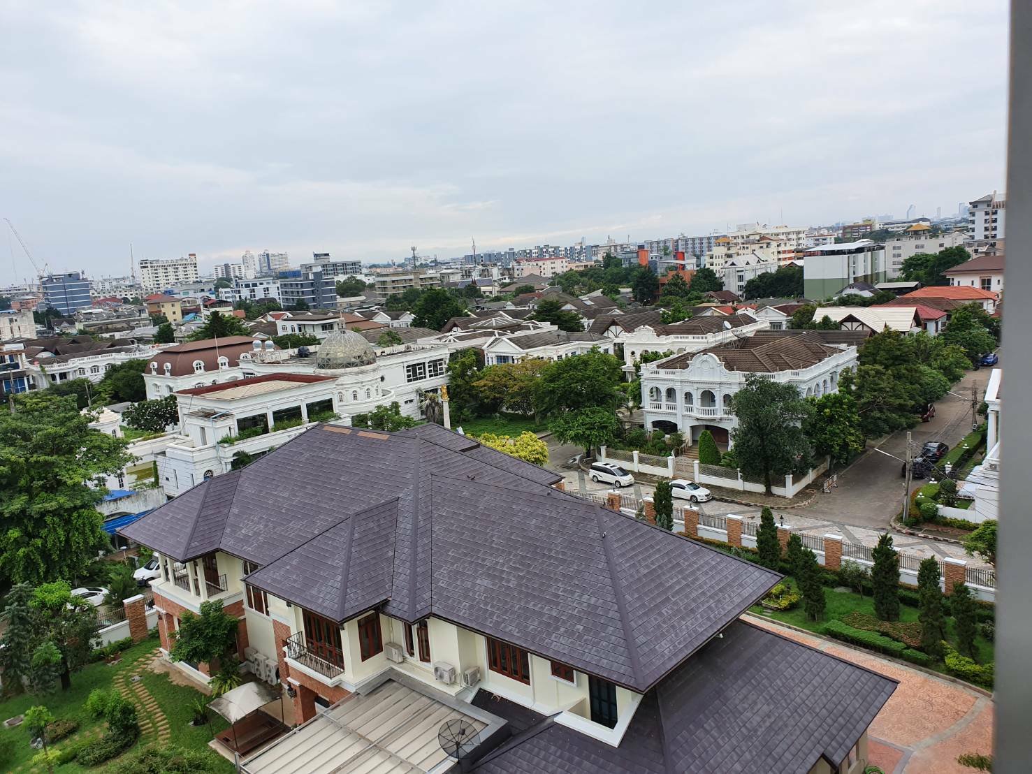 ** ขาย/เช่า! ** The Room Sukhumvit 79 ขาย เพียง 4,815,000บาท รวมค่าใช้จ่ายทุกอย่าง เช่าเพียง 18,000บาท/เดือน 1 ห้องนอน 1 ห้องน้ำ 46ตรม. ใกล้ BTS อ่อนนุช เฟอร์นิเจอร์ครบพร้อมเข้าอยู่ PROP000356