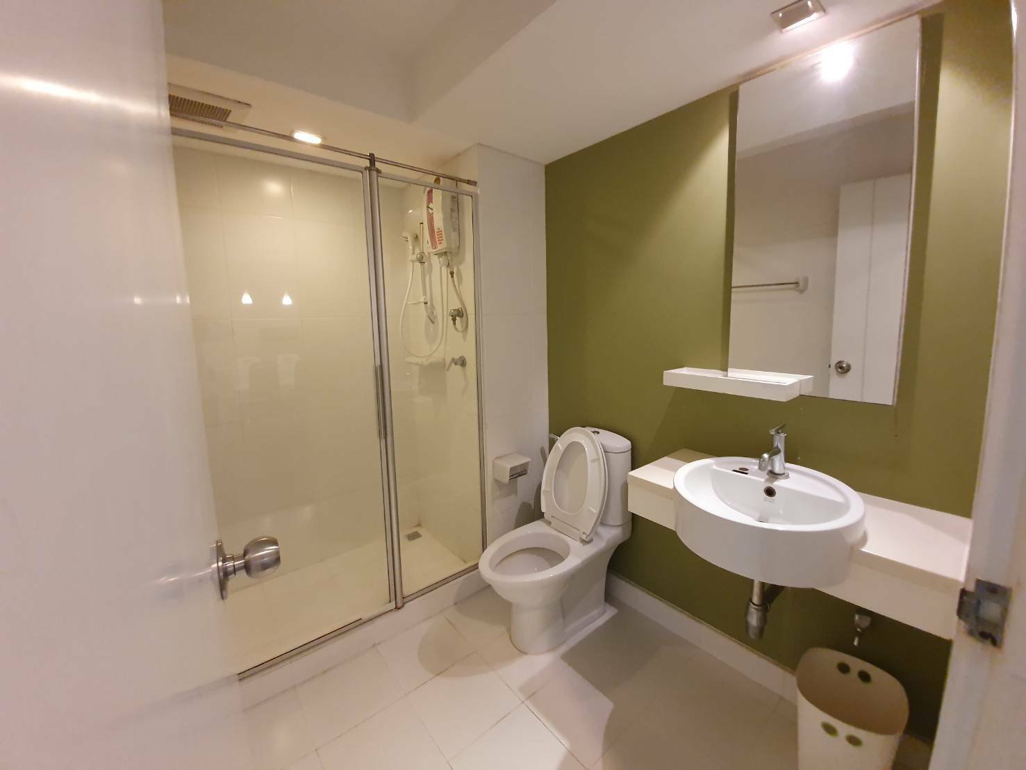 ** ขาย/เช่า! ** The Room Sukhumvit 79 ขาย เพียง 4,815,000บาท รวมค่าใช้จ่ายทุกอย่าง เช่าเพียง 18,000บาท/เดือน 1 ห้องนอน 1 ห้องน้ำ 46ตรม. ใกล้ BTS อ่อนนุช เฟอร์นิเจอร์ครบพร้อมเข้าอยู่ PROP000356