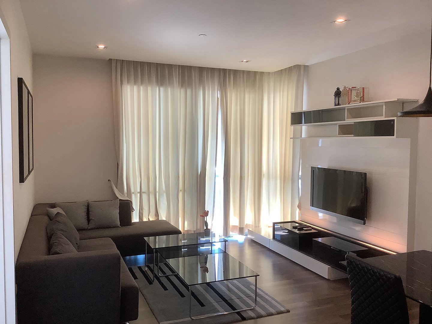 ** ขาย/เช่า! ** The Room Sukhumvit 62 ขายเพียง 12,840,000บาท รวมค่าใช้จ่ายทุกอย่าง เช่าเพียง 40,000บาท/เดือน 2 ห้องนอน 2 ห้องนอน 77ตรม. ใกล้ BTS ปุณณวิถี เฟอร์นิเจอร์ครบพร้อมเข้าอยู่ (ราคาต่อรองได้) PROP000357