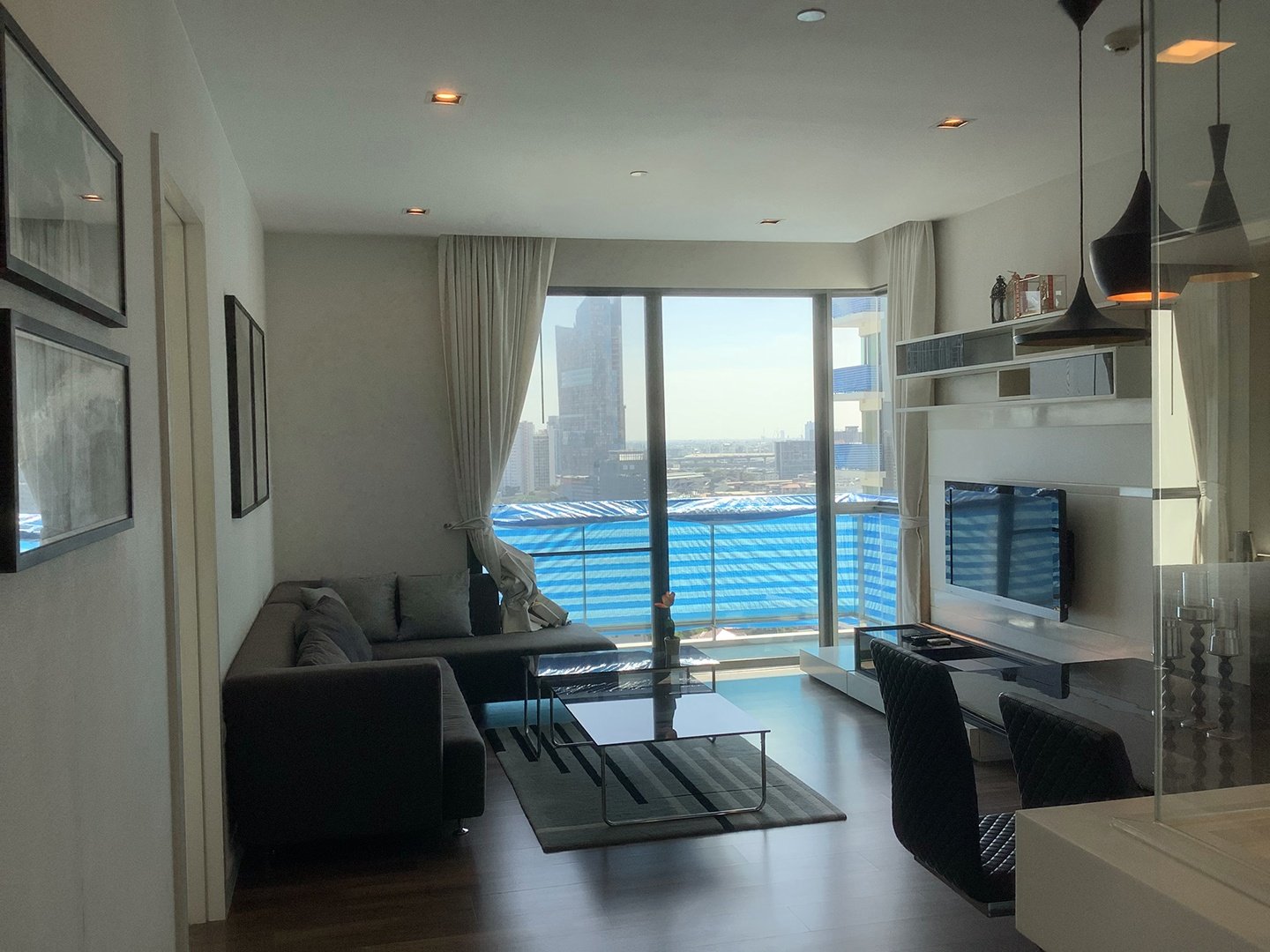 ** ขาย/เช่า! ** The Room Sukhumvit 62 ขายเพียง 12,840,000บาท รวมค่าใช้จ่ายทุกอย่าง เช่าเพียง 40,000บาท/เดือน 2 ห้องนอน 2 ห้องนอน 77ตรม. ใกล้ BTS ปุณณวิถี เฟอร์นิเจอร์ครบพร้อมเข้าอยู่ (ราคาต่อรองได้) PROP000357