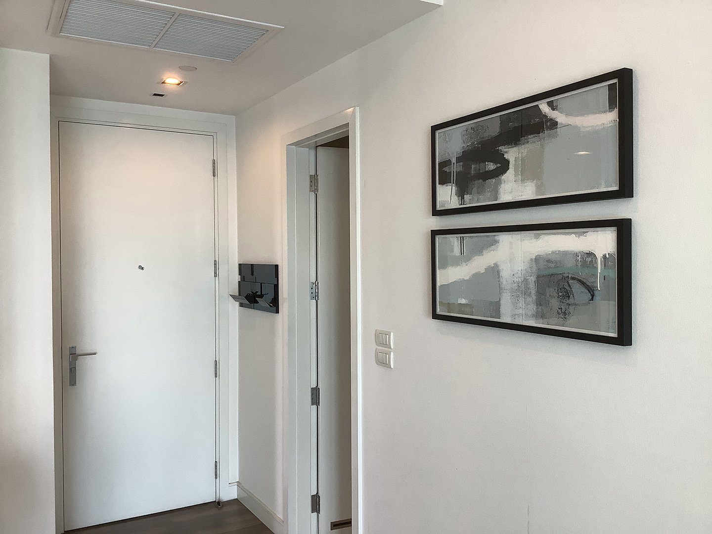 ** ขาย/เช่า! ** The Room Sukhumvit 62 ขายเพียง 12,840,000บาท รวมค่าใช้จ่ายทุกอย่าง เช่าเพียง 40,000บาท/เดือน 2 ห้องนอน 2 ห้องนอน 77ตรม. ใกล้ BTS ปุณณวิถี เฟอร์นิเจอร์ครบพร้อมเข้าอยู่ (ราคาต่อรองได้) PROP000357