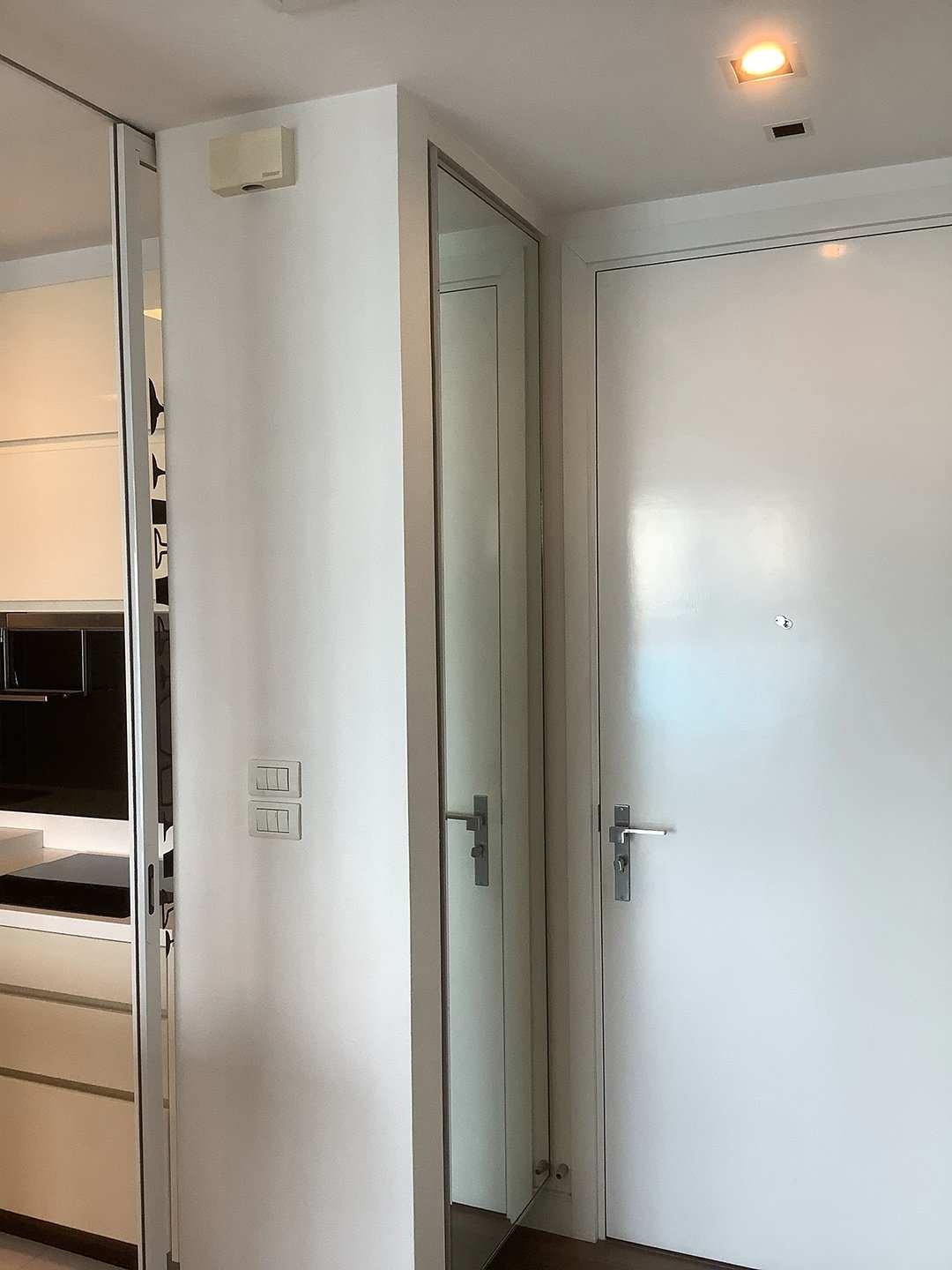 ** ขาย/เช่า! ** The Room Sukhumvit 62 ขายเพียง 12,840,000บาท รวมค่าใช้จ่ายทุกอย่าง เช่าเพียง 40,000บาท/เดือน 2 ห้องนอน 2 ห้องนอน 77ตรม. ใกล้ BTS ปุณณวิถี เฟอร์นิเจอร์ครบพร้อมเข้าอยู่ (ราคาต่อรองได้) PROP000357