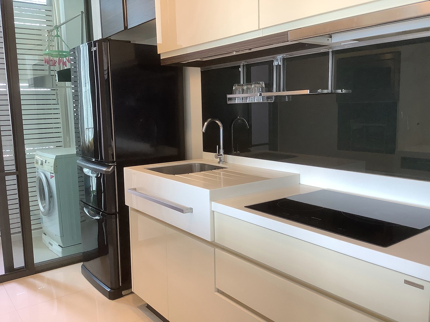 ** ขาย/เช่า! ** The Room Sukhumvit 62 ขายเพียง 12,840,000บาท รวมค่าใช้จ่ายทุกอย่าง เช่าเพียง 40,000บาท/เดือน 2 ห้องนอน 2 ห้องนอน 77ตรม. ใกล้ BTS ปุณณวิถี เฟอร์นิเจอร์ครบพร้อมเข้าอยู่ (ราคาต่อรองได้) PROP000357