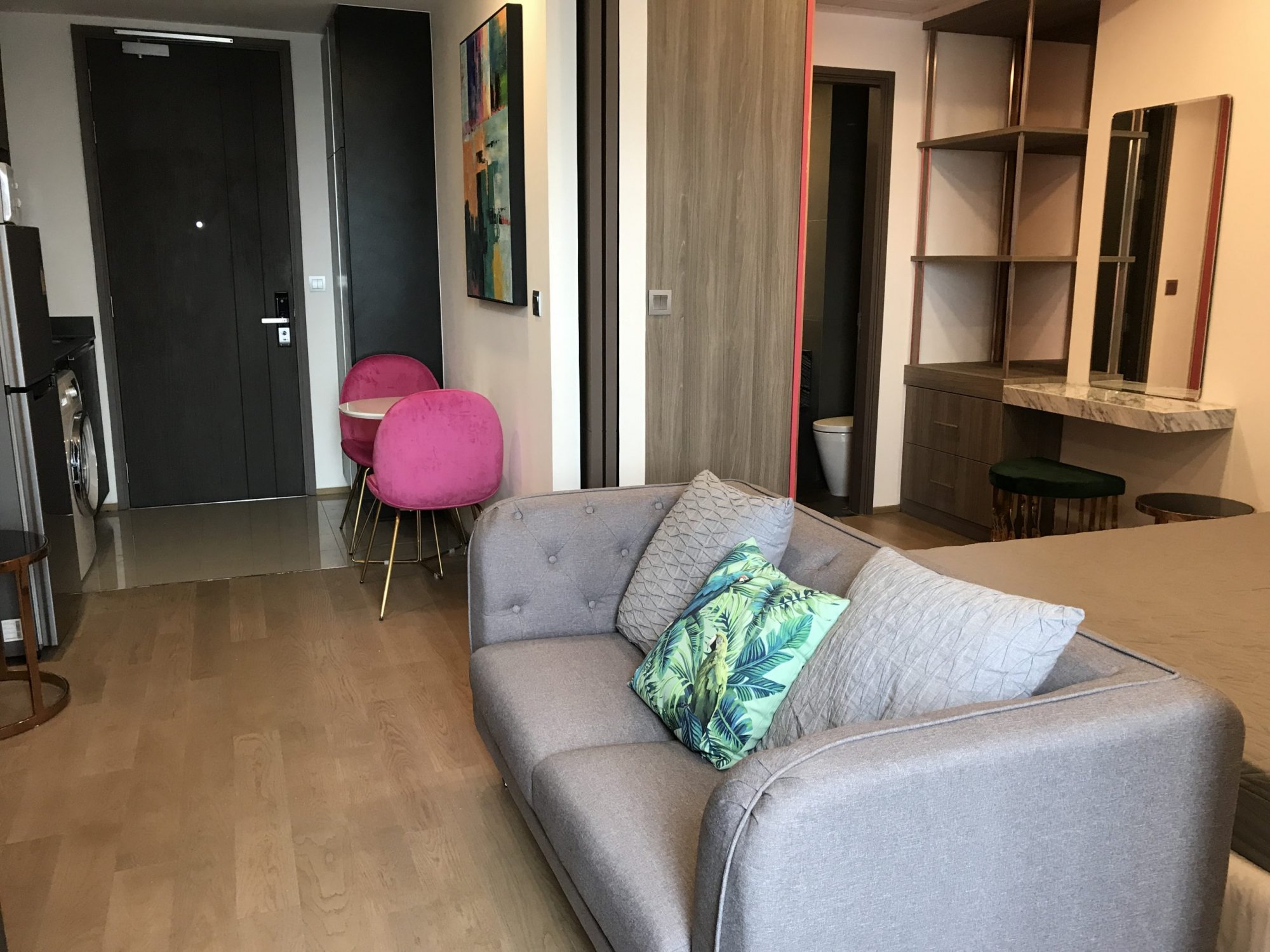 ปล่อยเช่า! แอชตัน จุฬา-สีลม ในราคาเพียง 24,000บาท/เดือน 1 ห้องนอน 1 ห้องน้ำ 30ตรม. ใกล้ MRT สามย่าน เฟอร์นิเจอร์ครบพร้อมเข้าอยู่ PROP000372