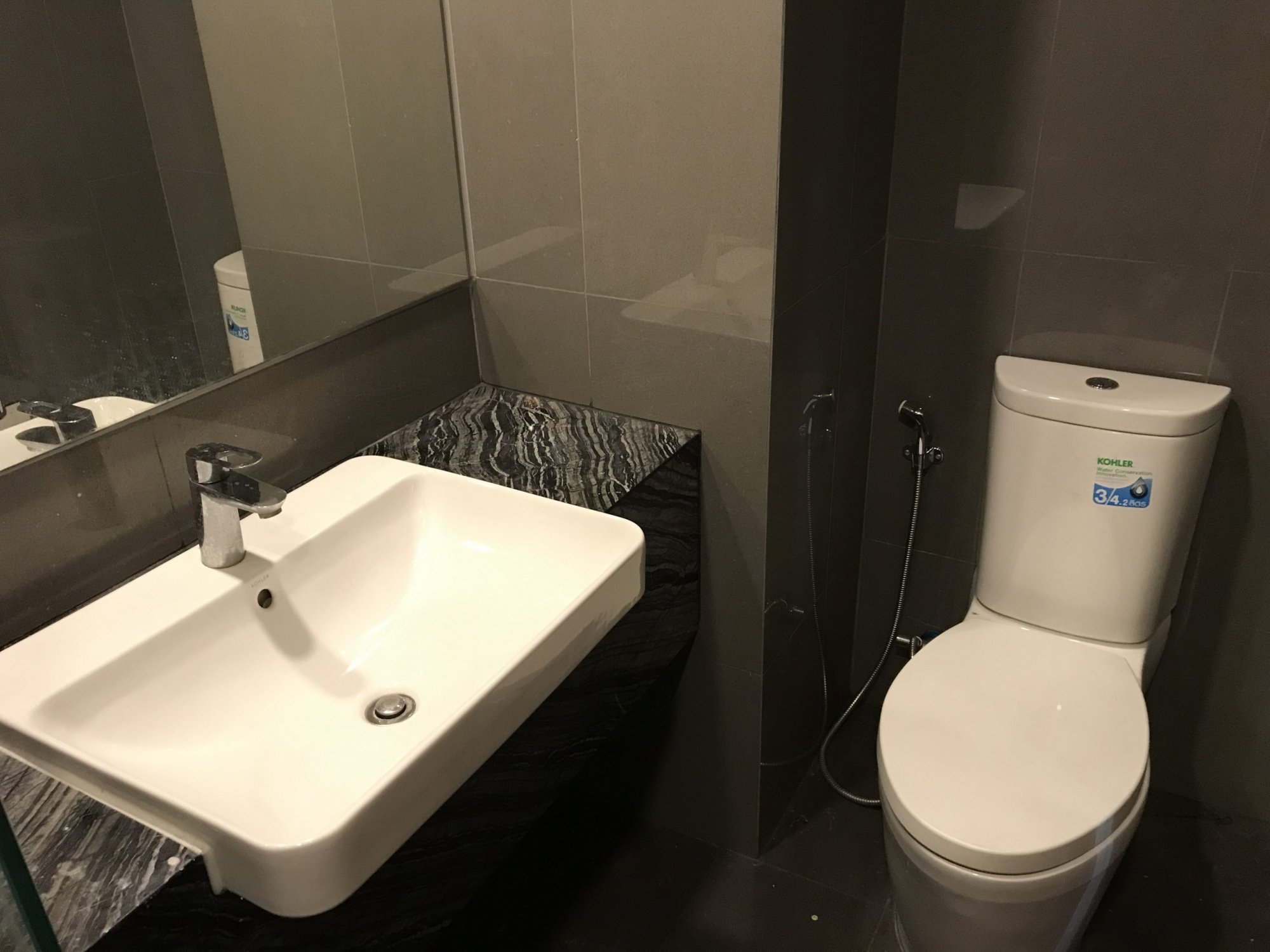 ปล่อยเช่า! แอชตัน จุฬา-สีลม ในราคาเพียง 24,000บาท/เดือน 1 ห้องนอน 1 ห้องน้ำ 30ตรม. ใกล้ MRT สามย่าน เฟอร์นิเจอร์ครบพร้อมเข้าอยู่ PROP000372