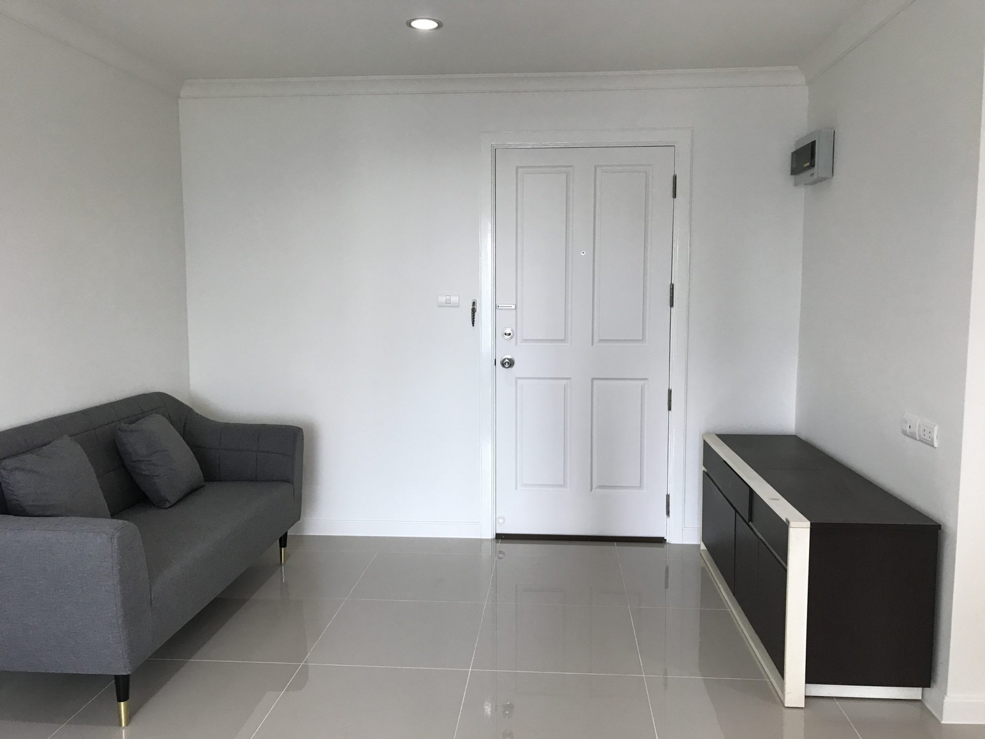 ** Hot Deal! ** Lumpini Place Rama9 - Ratchada ปล่อยเช่า ในราคาเพียง 13,000บาท/เดือน 1 ห้องนอน ขนาด 37ตรม. ใกล้ MRT พระราม 9 เฟอร์นิเจอร์ครบพร้อมเข้าอยู่ PROP000374