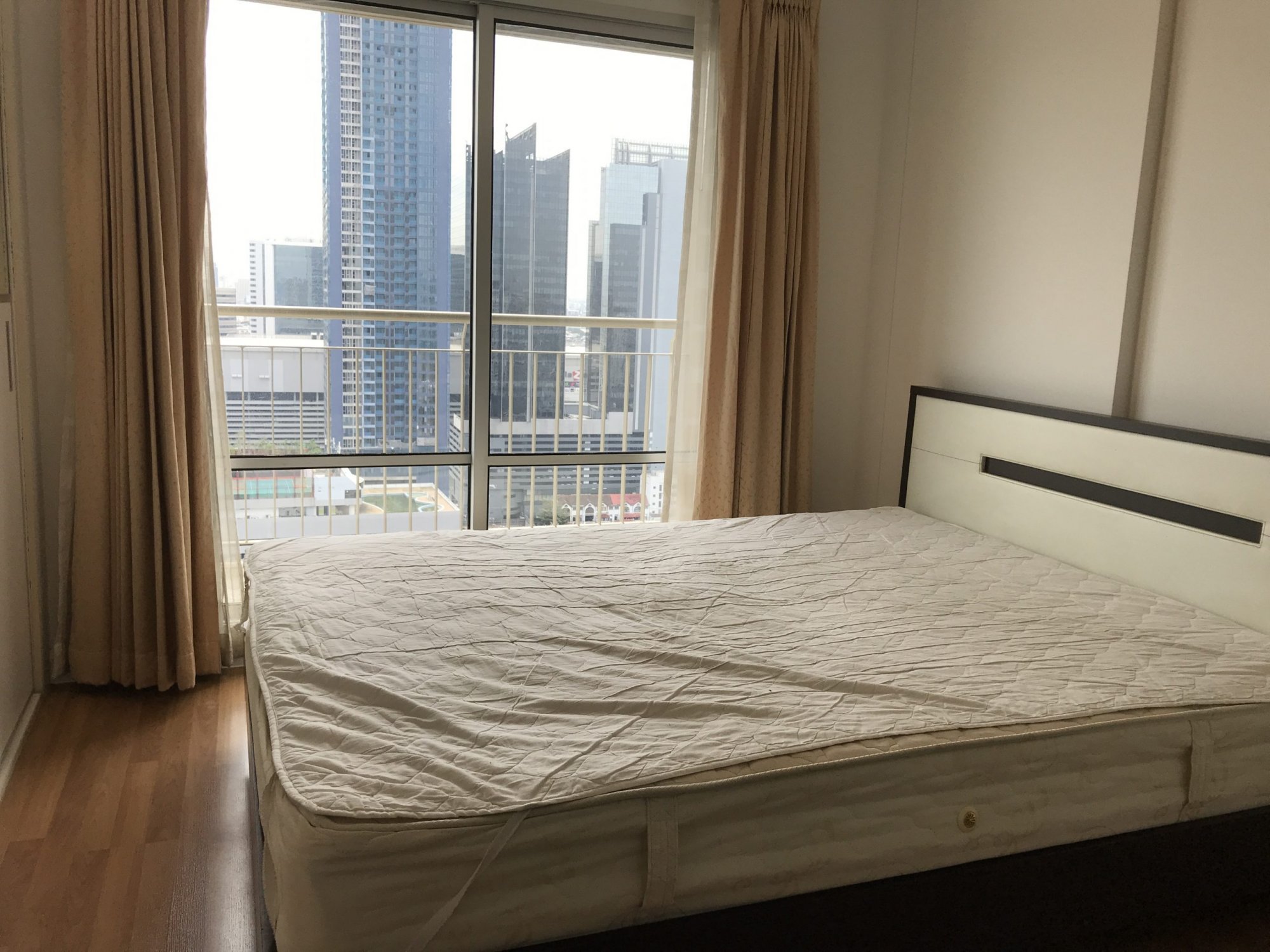 ** Hot Deal! ** Lumpini Place Rama9 - Ratchada ปล่อยเช่า ในราคาเพียง 13,000บาท/เดือน 1 ห้องนอน ขนาด 37ตรม. ใกล้ MRT พระราม 9 เฟอร์นิเจอร์ครบพร้อมเข้าอยู่ PROP000374
