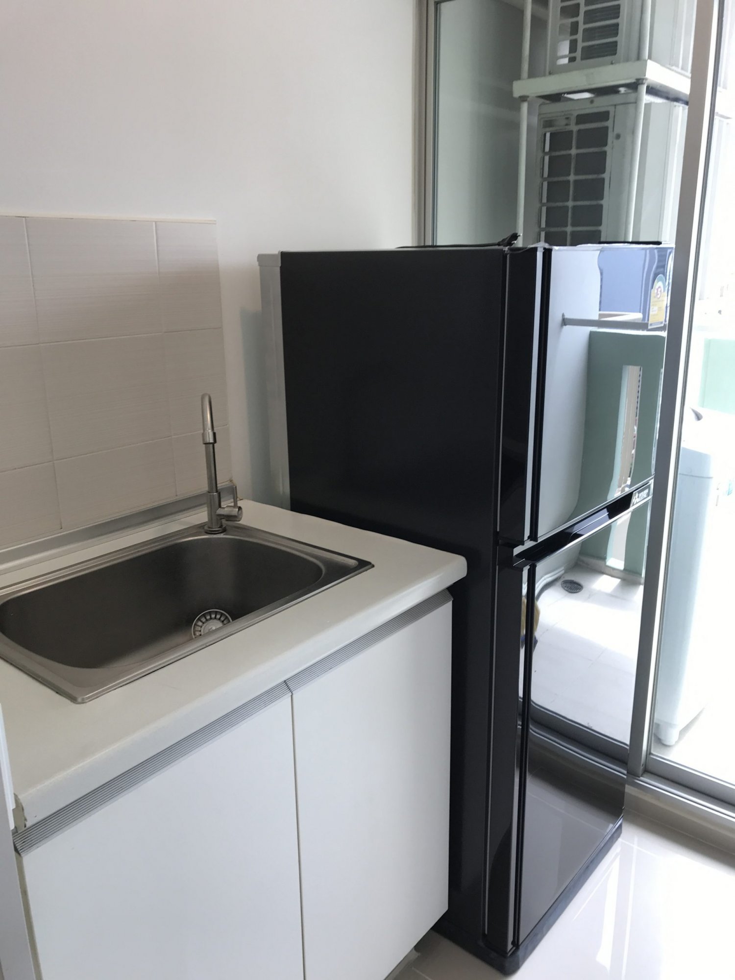 ** Hot Deal! ** Lumpini Place Rama9 - Ratchada ปล่อยเช่า ในราคาเพียง 13,000บาท/เดือน 1 ห้องนอน ขนาด 37ตรม. ใกล้ MRT พระราม 9 เฟอร์นิเจอร์ครบพร้อมเข้าอยู่ PROP000374