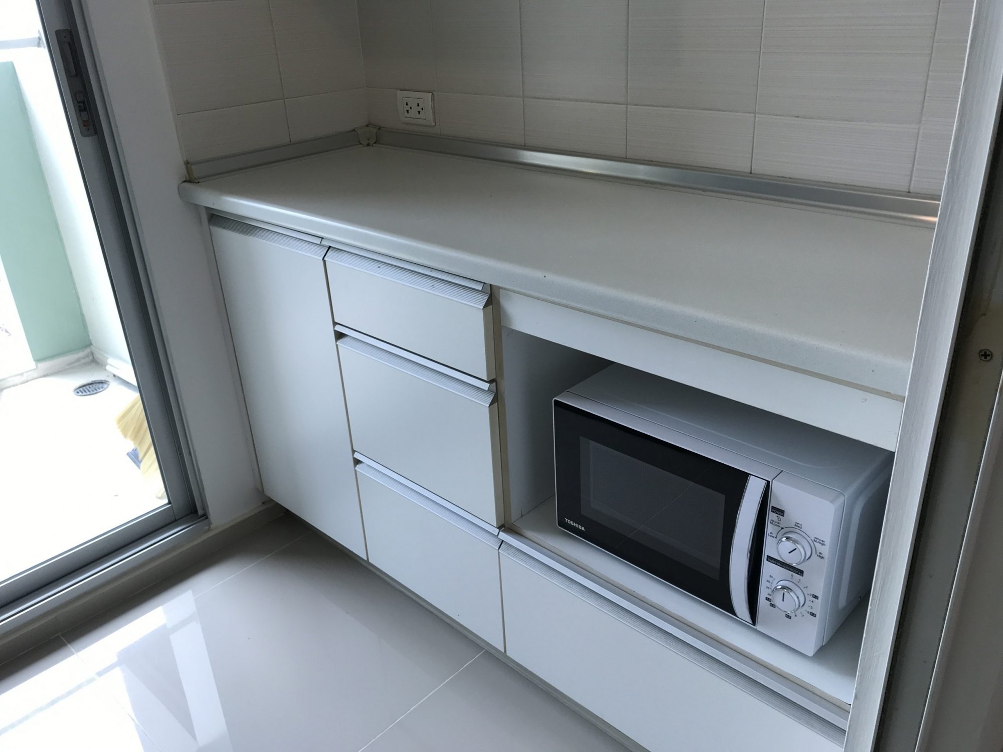 ** Hot Deal! ** Lumpini Place Rama9 - Ratchada ปล่อยเช่า ในราคาเพียง 13,000บาท/เดือน 1 ห้องนอน ขนาด 37ตรม. ใกล้ MRT พระราม 9 เฟอร์นิเจอร์ครบพร้อมเข้าอยู่ PROP000374