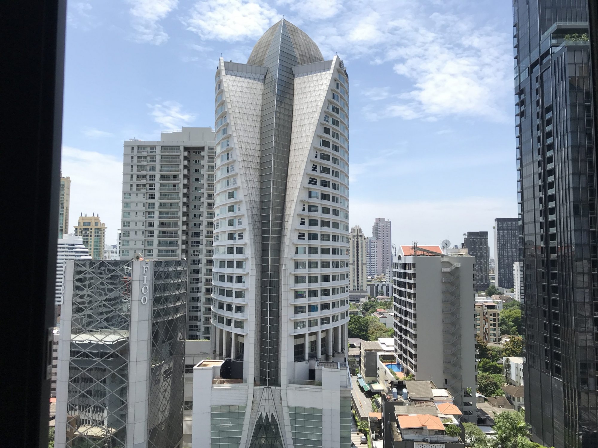 ปล่อยเช่า! ASHTON ASOKE ในราคาเพียง 40,000บาท/เดือน 1 ห้องนอน 1 ห้องน้ำ 37ตรม. ติดรถไฟฟ้า MRT สุขุมวิท และใกล้ BTS อโศก เฟอร์นิเจอร์ครบพร้อมเข้าอยู่ PROP000379