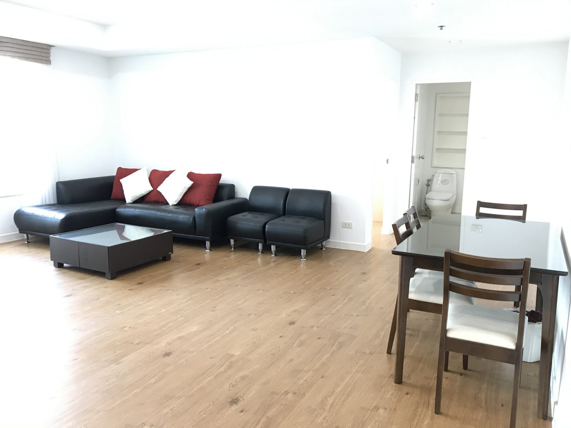 ให้เช่า! Baan Siri 24 2ห้องนอน 90 ตรม. ใกล้ BTS พร้อมพงษ์ เพียง 50,000 บาท/เดือนเฟอร์นิเจอร์ครบพร้อมเข้าอยู่ (PROP000038)