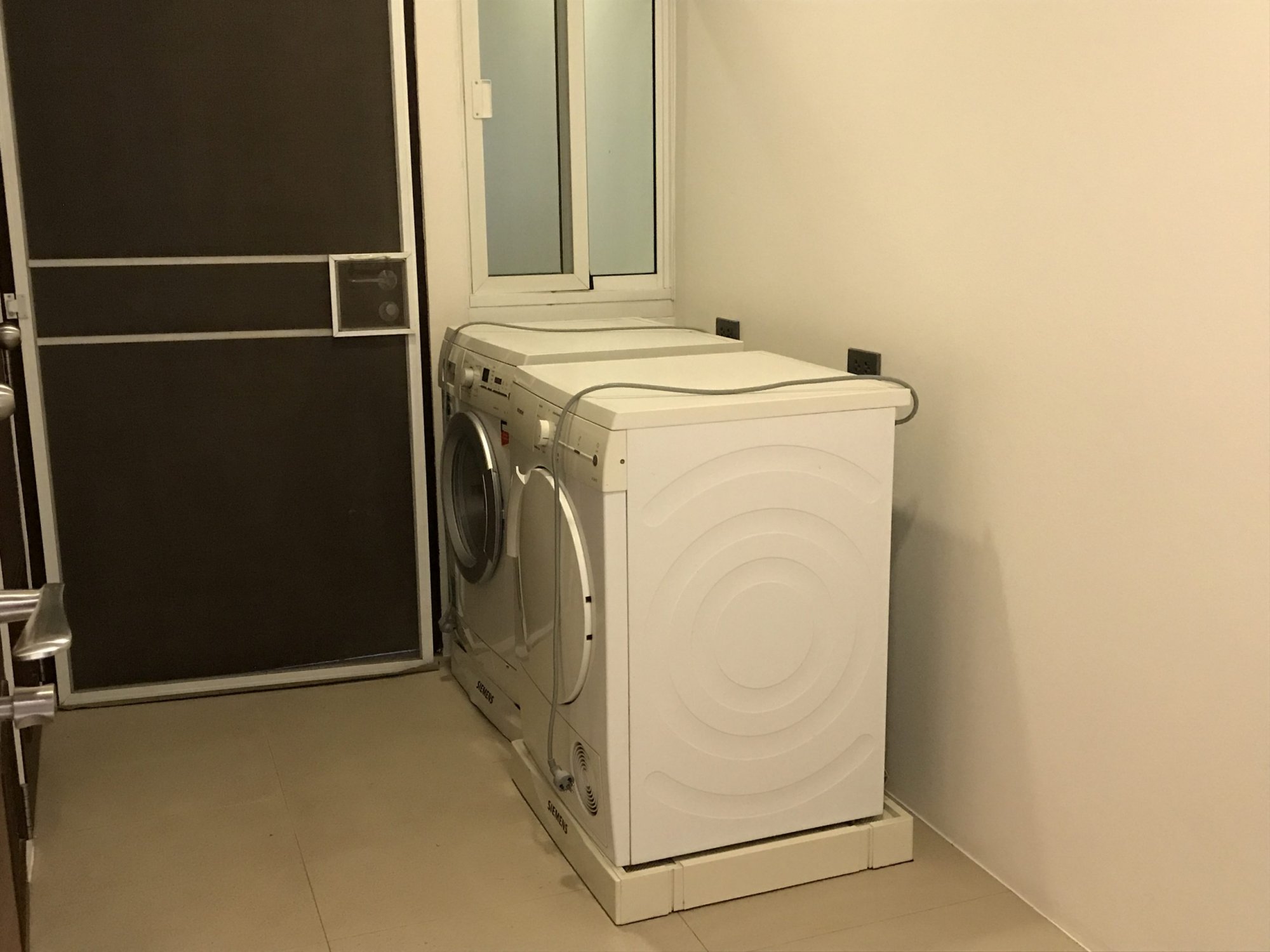 เช่า/ขาย เบลกราเวียเรสซิเดนซ์ 4ห้องนอน พร้อมห้องแม่บ้าน วิวสระน้ำ 298ตรม