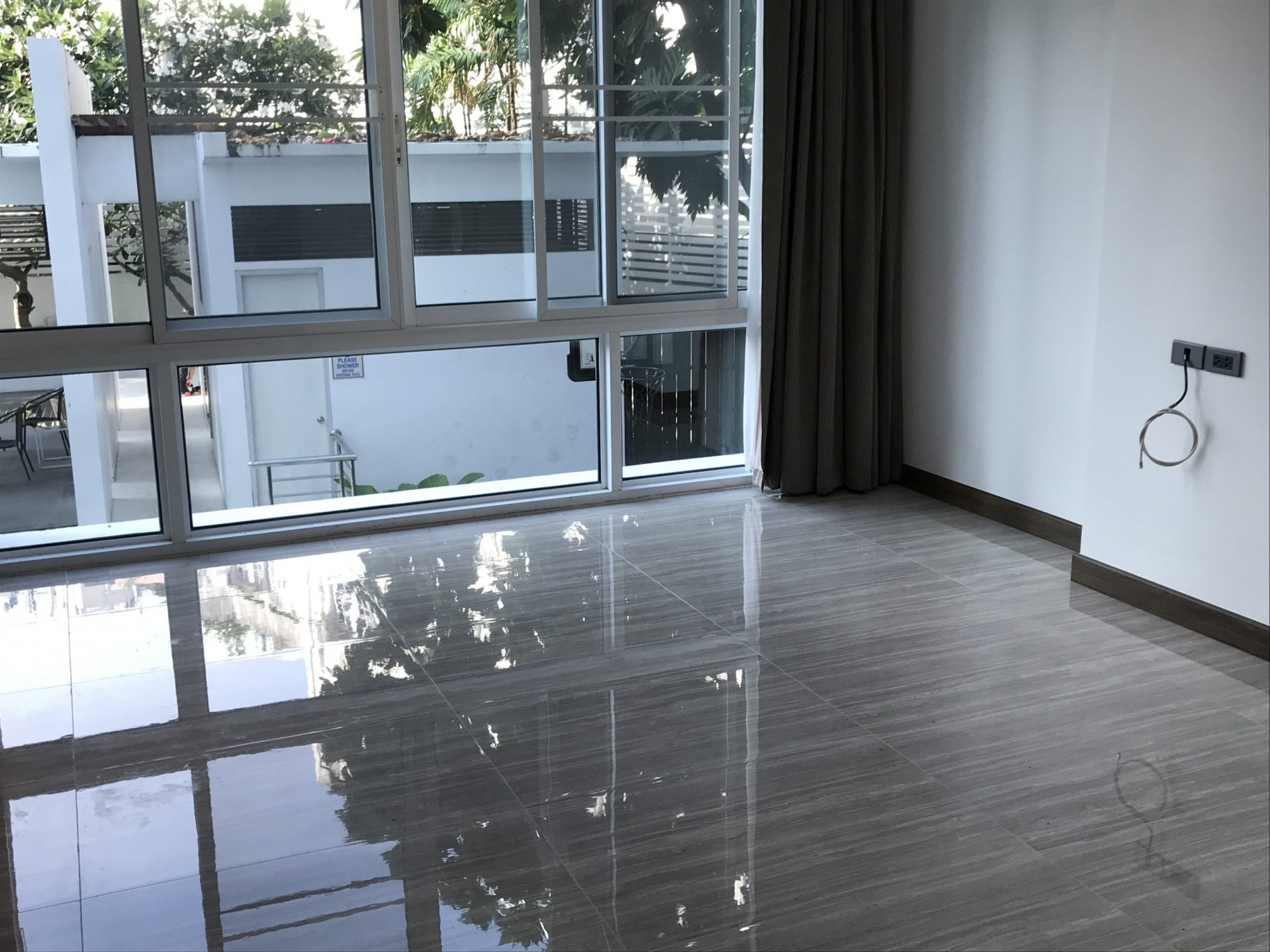 เช่า/ขาย เบลกราเวียเรสซิเดนซ์ 4ห้องนอน พร้อมห้องแม่บ้าน วิวสระน้ำ 298ตรม