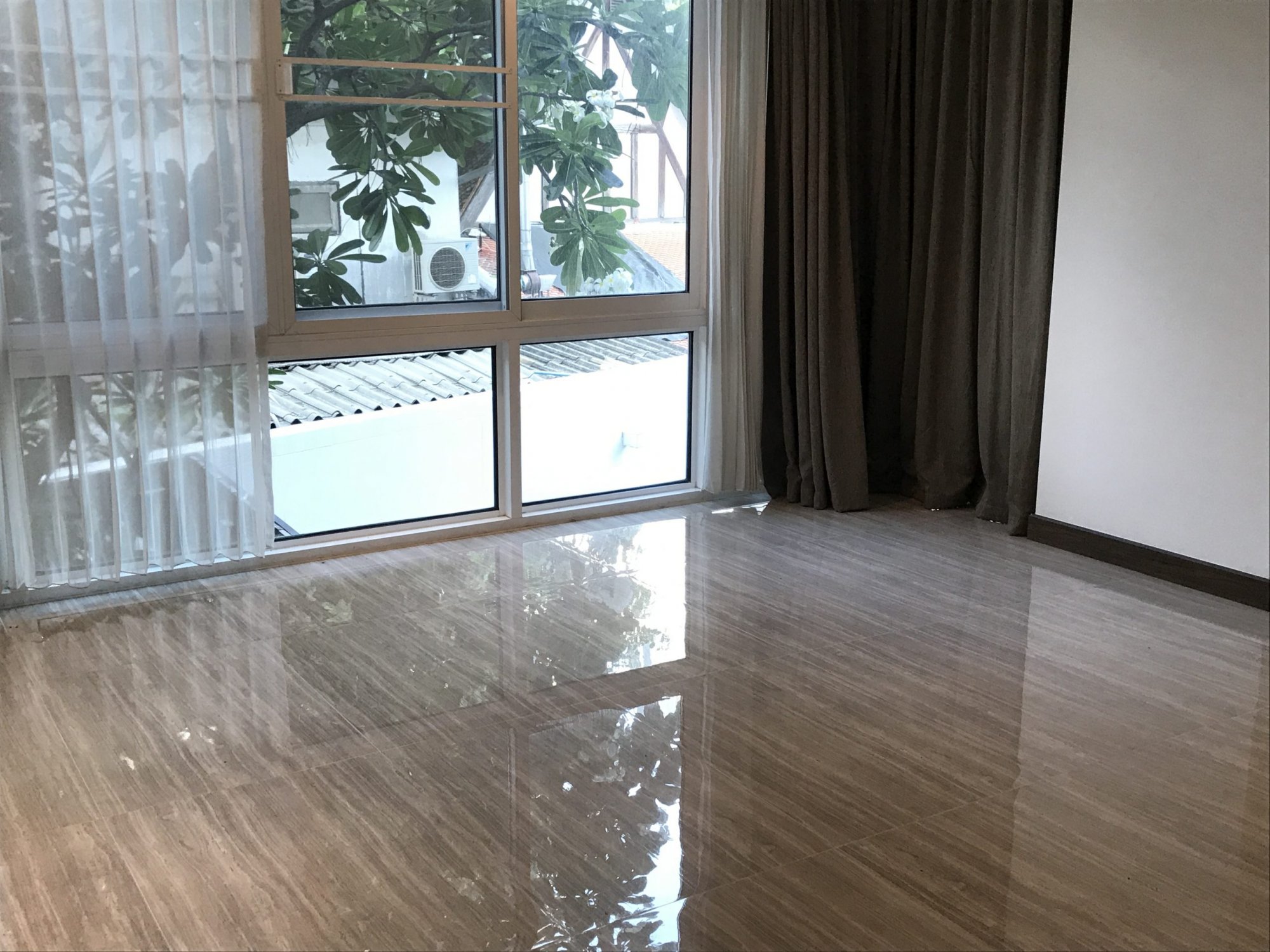 เช่า/ขาย เบลกราเวียเรสซิเดนซ์ 4ห้องนอน พร้อมห้องแม่บ้าน วิวสระน้ำ 298ตรม