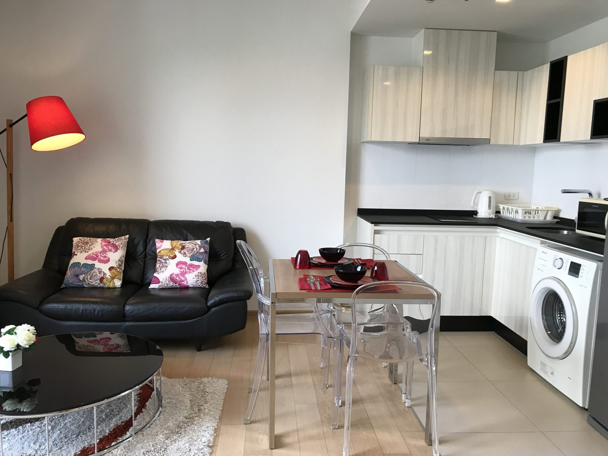 ปล่อยเช่า! HQ Thonglor ในราคาเพียง 55,000บาท/เดือน 1 ห้องนอน 1 ห้องนอน 43ตรม. ห้องใหญ่อยู่สบาย ใกล้ BTS Thonglor เฟอร์เจอร์ครบพร้อมเข้าอยู่ PROP000396