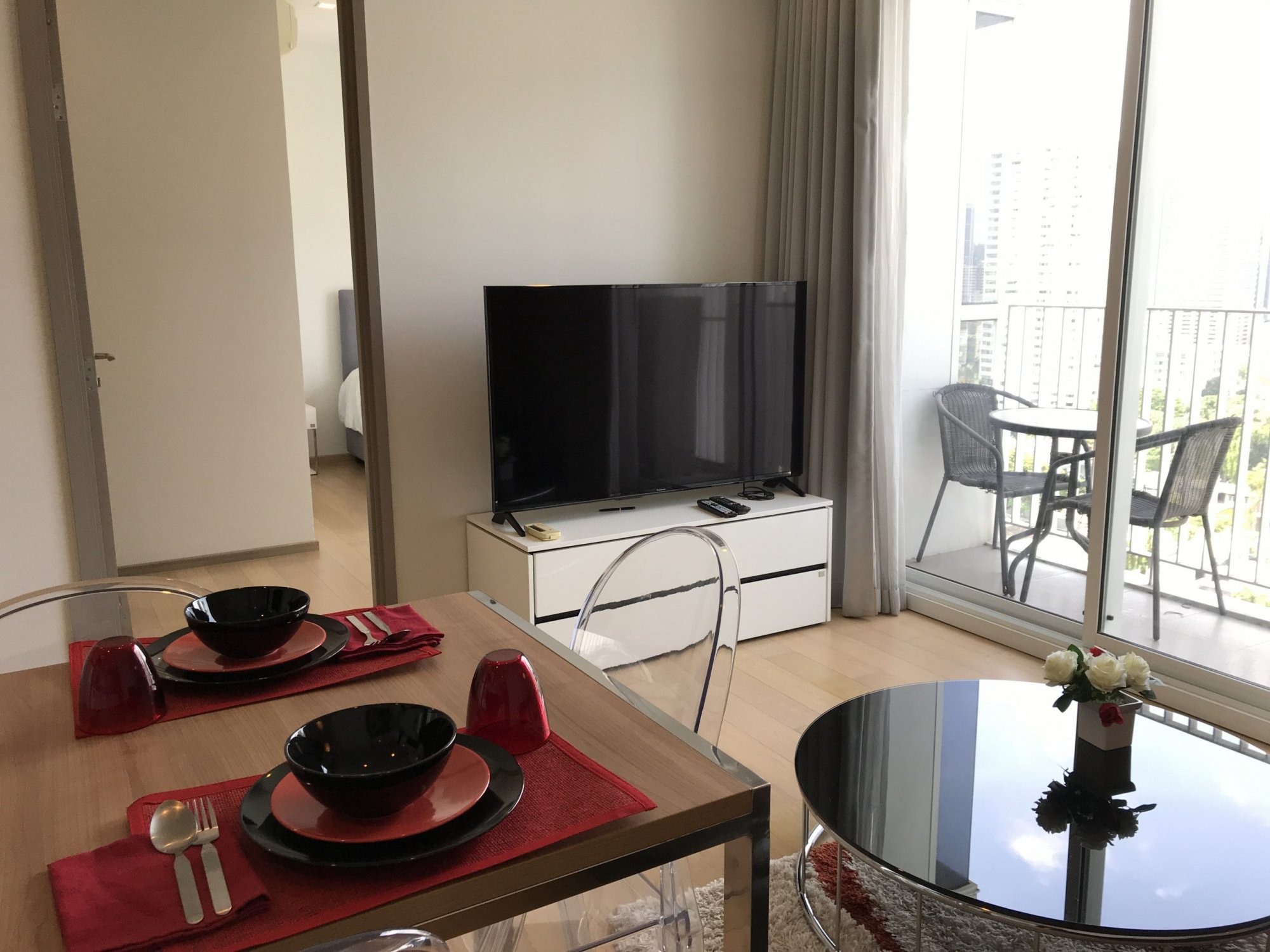 ปล่อยเช่า! HQ Thonglor ในราคาเพียง 55,000บาท/เดือน 1 ห้องนอน 1 ห้องนอน 43ตรม. ห้องใหญ่อยู่สบาย ใกล้ BTS Thonglor เฟอร์เจอร์ครบพร้อมเข้าอยู่ PROP000396