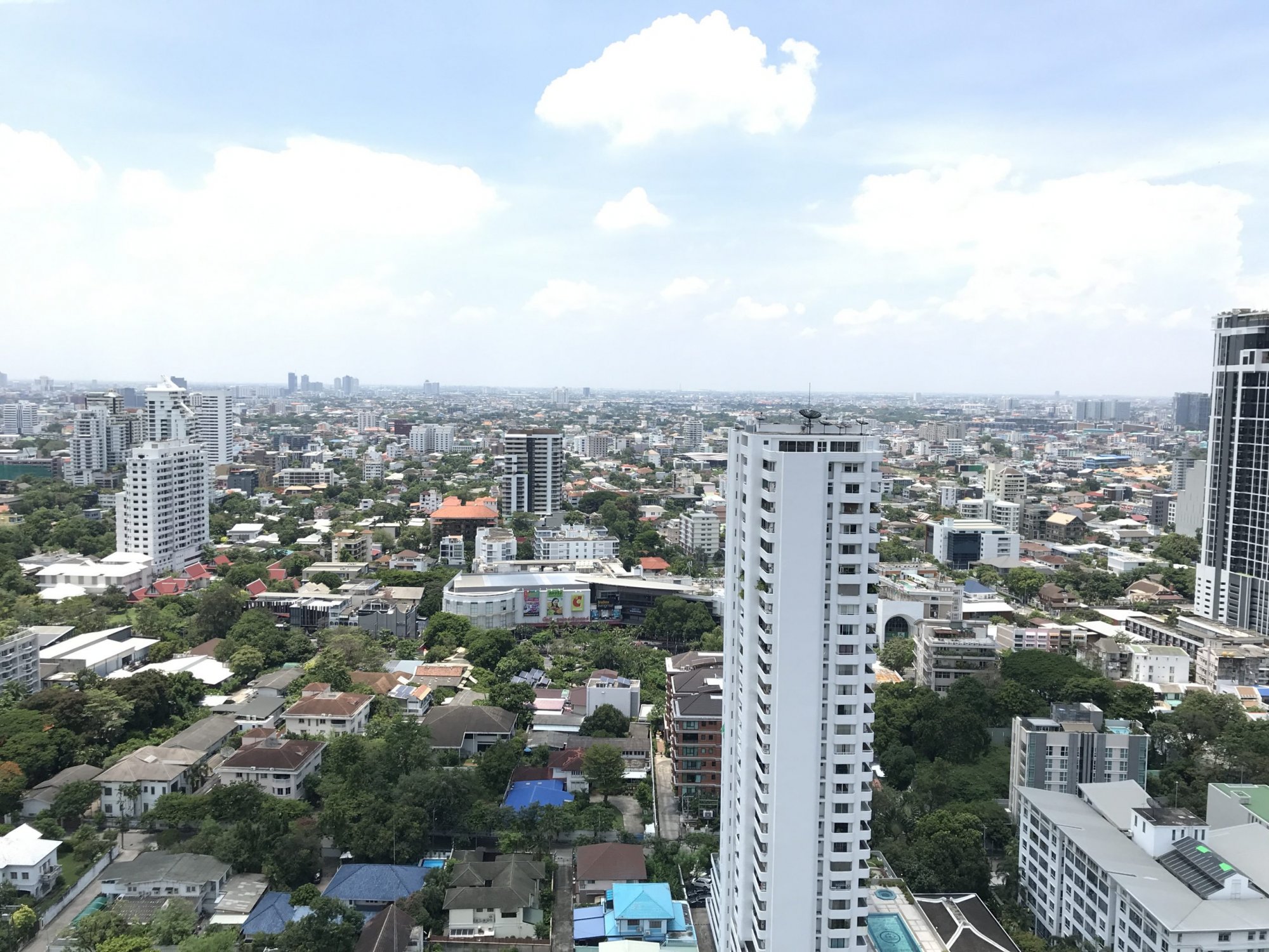 ขาย!! คอนโดใจกลางทองหล่อ บรรยากาศส่วนตัว วิวสวย ชั้นสูง ห้องกว้าง 116 ตรม. ตกแต่งพร้อมเข้าอยู่