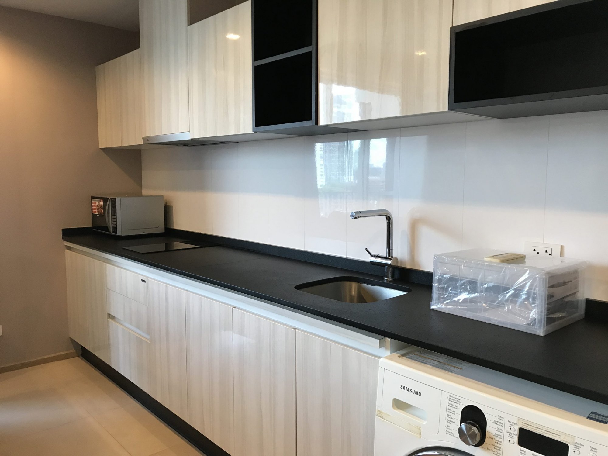 **ขาย/เช่า! ** HQ Thonglor ขายเพียง 9,570,000บาท ค่าโอนคนละครึ่ง เช่าเพียง 35,000บาท/เดือน 1 ห้องนอน 1 ห้องนอน 43ตรม. ห้องใหญ่อยู่สบาย ใกล้ BTS Thonglor PROP000398