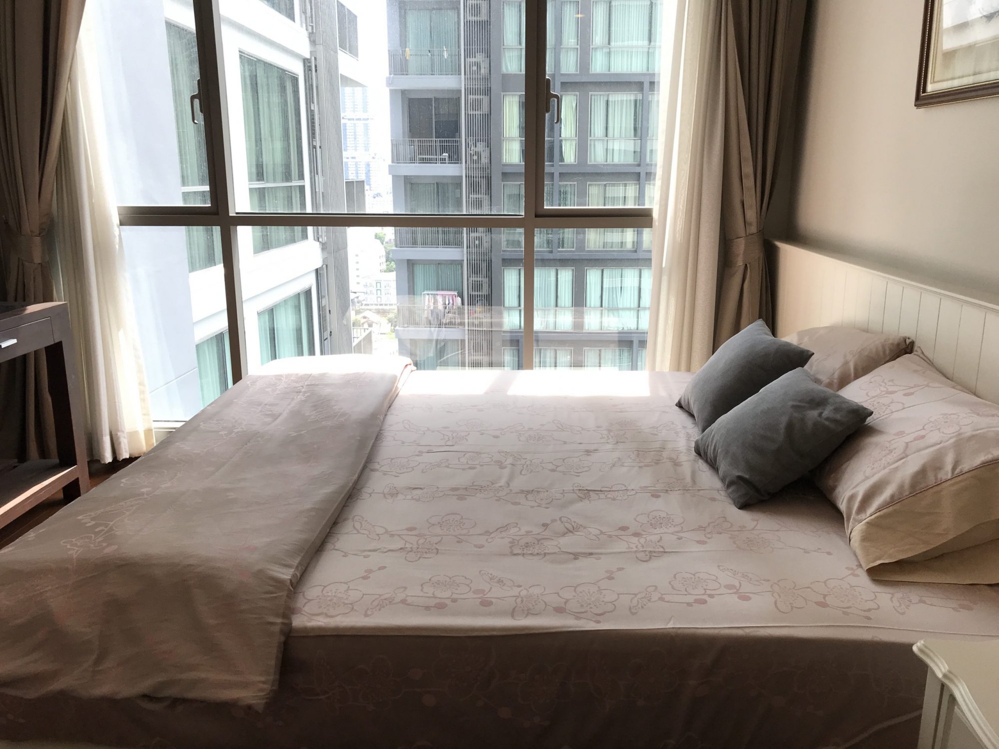 ปล่อยเช่า! Quattro by Sansiri ในราคาเพียง 48,000บาท/เดือน 1 ห้องนอน 1 ห้องน้ำ 54ตรม. ห้องใหญ่อยู่สบาย ใกล้ BTS ทองหล่อ เฟอร์นิเจอร์ครบพร้อมเข้าอยู่ (ราคาต่อรองได้) PROP000400