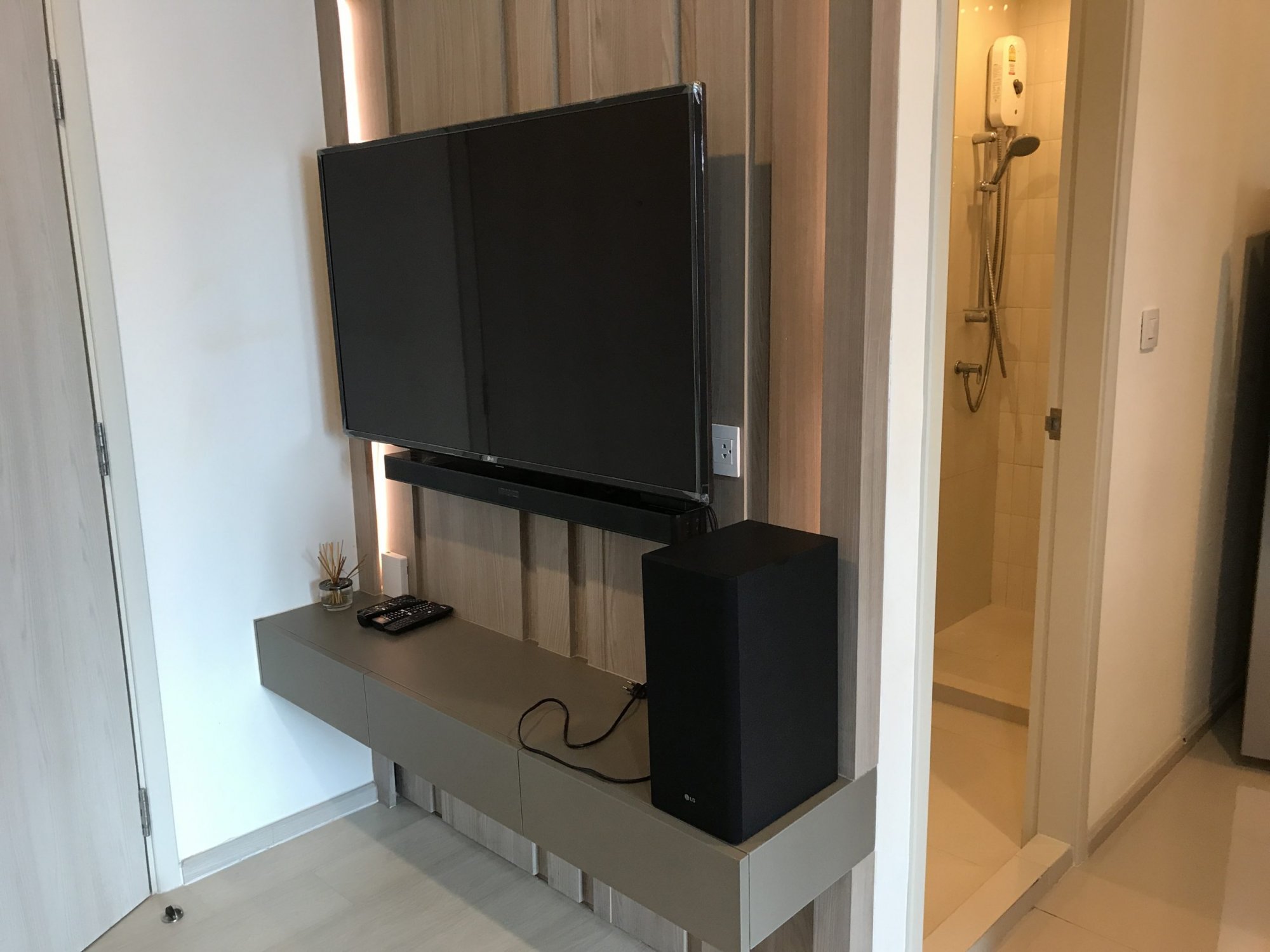 ปล่อยเช่า! Life Asoke ในราคาเพียง 20,000บาท/เดือน 1 ห้องนอน 1 ห้องน้ำ 35.45ตรม. ใกล้ BTS อโศก เฟอร์นิเจอร์ครบพร้อมเข้าอยู่ (ราคาต่อรองได้) PROP000407