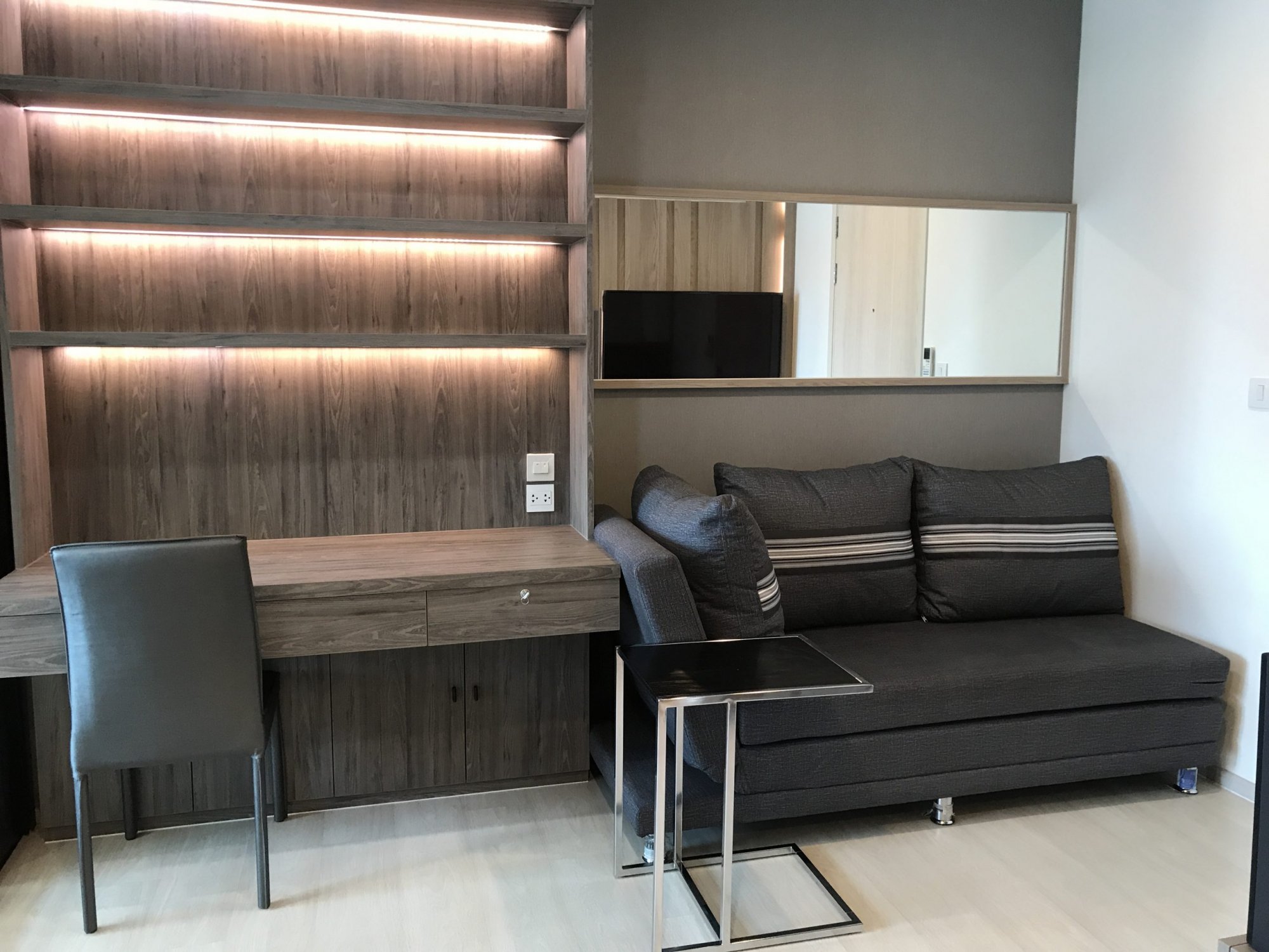 ปล่อยเช่า! Life Asoke ในราคาเพียง 20,000บาท/เดือน 1 ห้องนอน 1 ห้องน้ำ 35.45ตรม. ใกล้ BTS อโศก เฟอร์นิเจอร์ครบพร้อมเข้าอยู่ (ราคาต่อรองได้) PROP000407