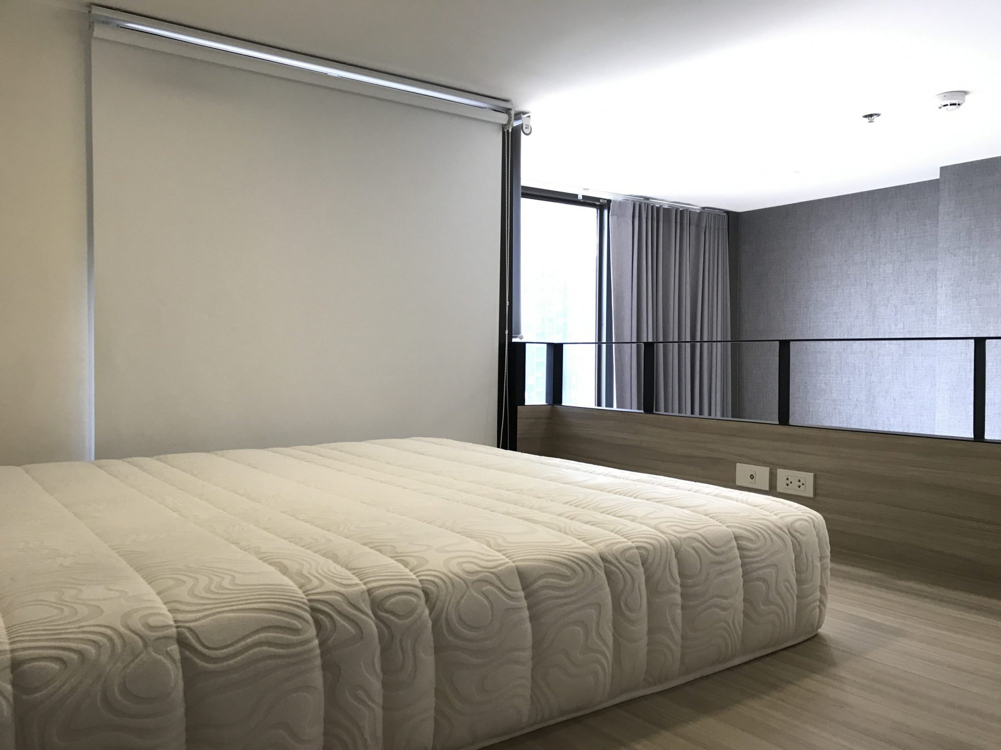 ปล่อยเช่า! Chewathai Residence Asoke ในราคาเพียง 21,000บาท/เดือน 1 Bedroom Loft Duplex ขนาด 35ตรม. ใกล้ MRT พระราม 9 และ Airport Link มักกะสัน เฟอร์นิเจอร์ครบพร้อมเข้าอยู่ PROP000409