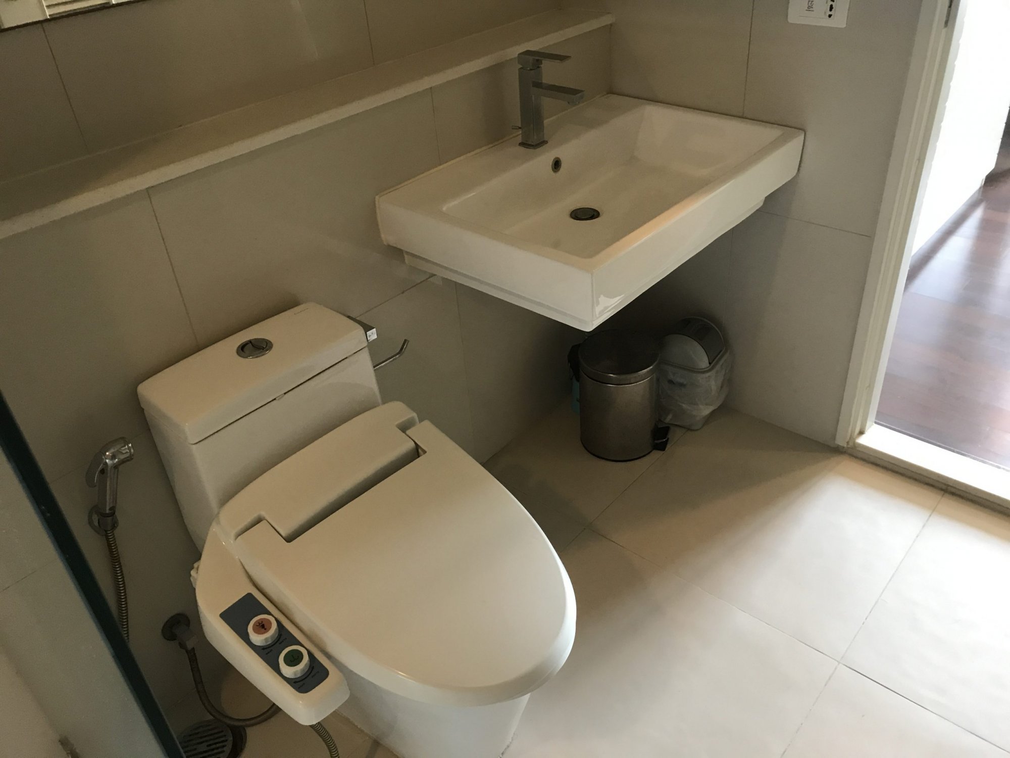 ปล่อยเช่า! Ivy Thonglor ในราคาเพียง 35,000บาท/เดือน 1 ห้องนอน 1 ห้องน้ำ 42ตรม. ห้องใหญ่อยู่สบาย ใกล้ BTS ทองหล่อ เฟอร์นิเจอร์ครบพร้อมเข้าอยู่ PROP000411