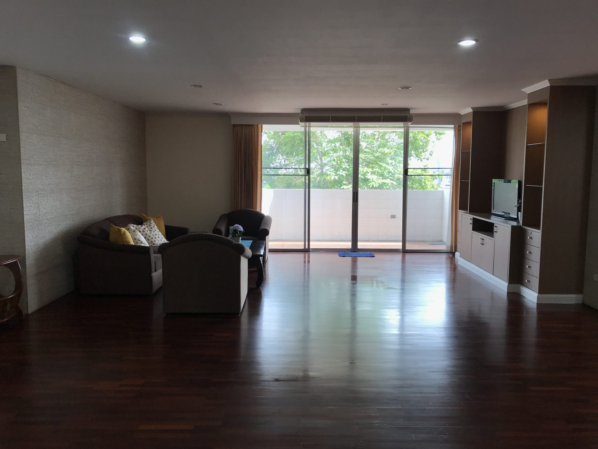 ให้เช่า! D.S. Tower 1 Sukhumvit 33 3 ห้องนอน 200 ตรม. ห้องมุม ใกล่ BTS พร้อมพงษ์ เพียง 65,000บาท/เดือน ตกแต่งห้องใหม่ เฟอร์นิเจอร์ครบพร้อมเข้าอยู่ PROP000415