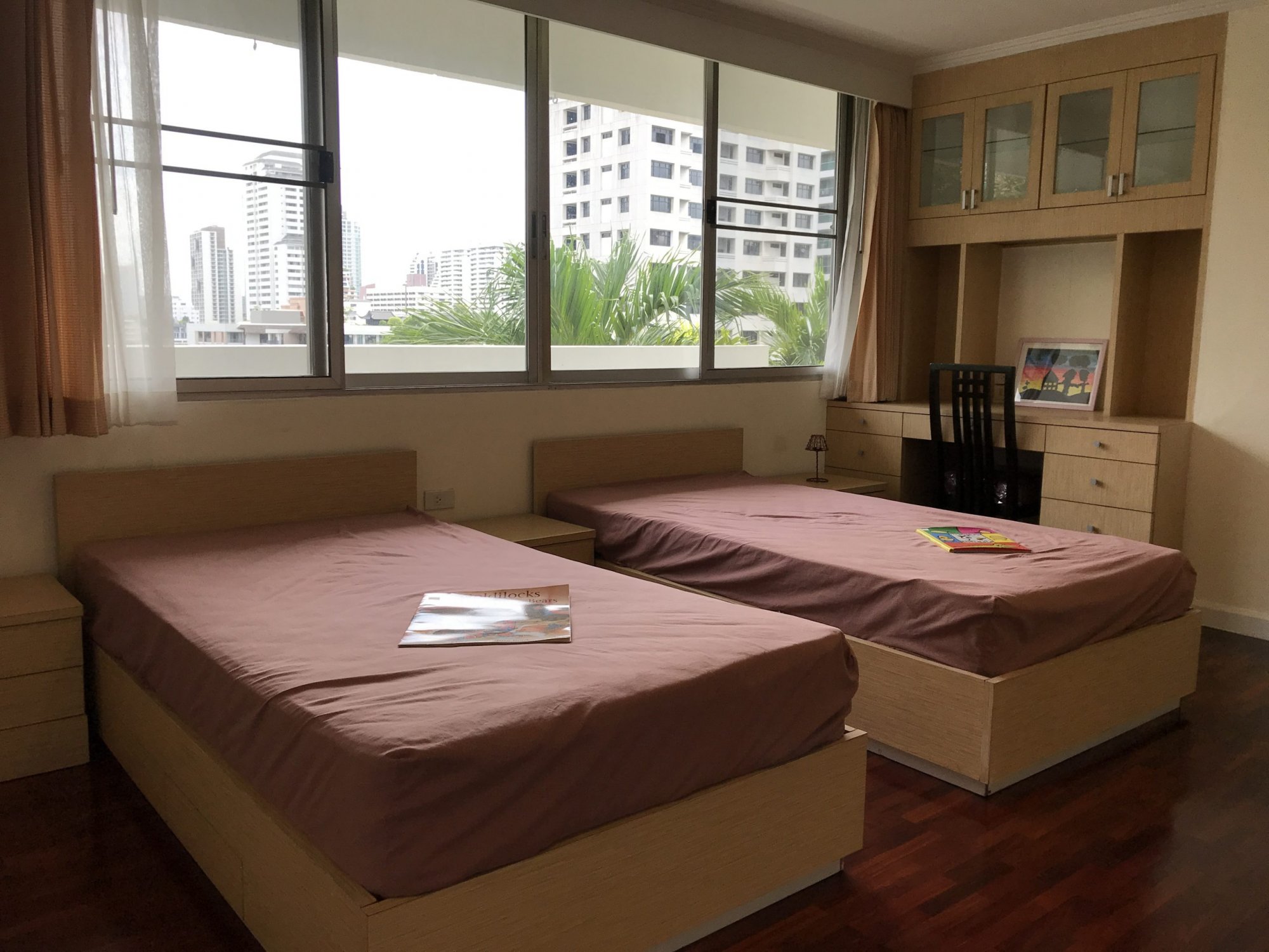 ให้เช่า! D.S. Tower 1 Sukhumvit 33 3 ห้องนอน 200 ตรม. ห้องมุม ใกล่ BTS พร้อมพงษ์ เพียง 65,000บาท/เดือน ตกแต่งห้องใหม่ เฟอร์นิเจอร์ครบพร้อมเข้าอยู่ PROP000415