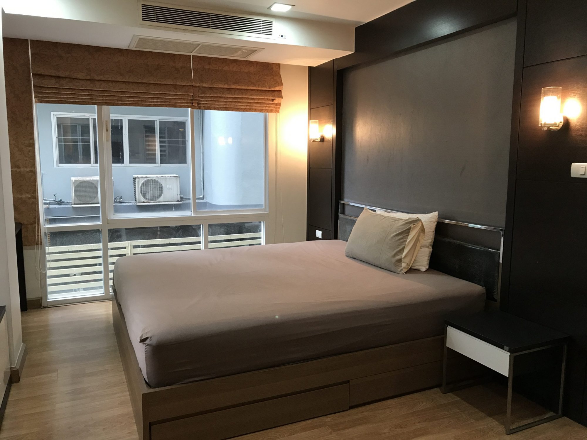 ** ขาย/เช่า! ** The Alcove 49 ขายเพียง 7,575,000บาท ค่าโอนคนละครึ่ง เช่าเพียง 30,000บาท/เดือน 2 ห้องนอน 2 ห้องน้ำ 68ตรม. ห้องใหญ่อยู่สบาย ใกล้ BTS พร้อมพงษ์ เฟอร์นิเจอร์ครบพร้อมเข้าอยู่ PROP000417