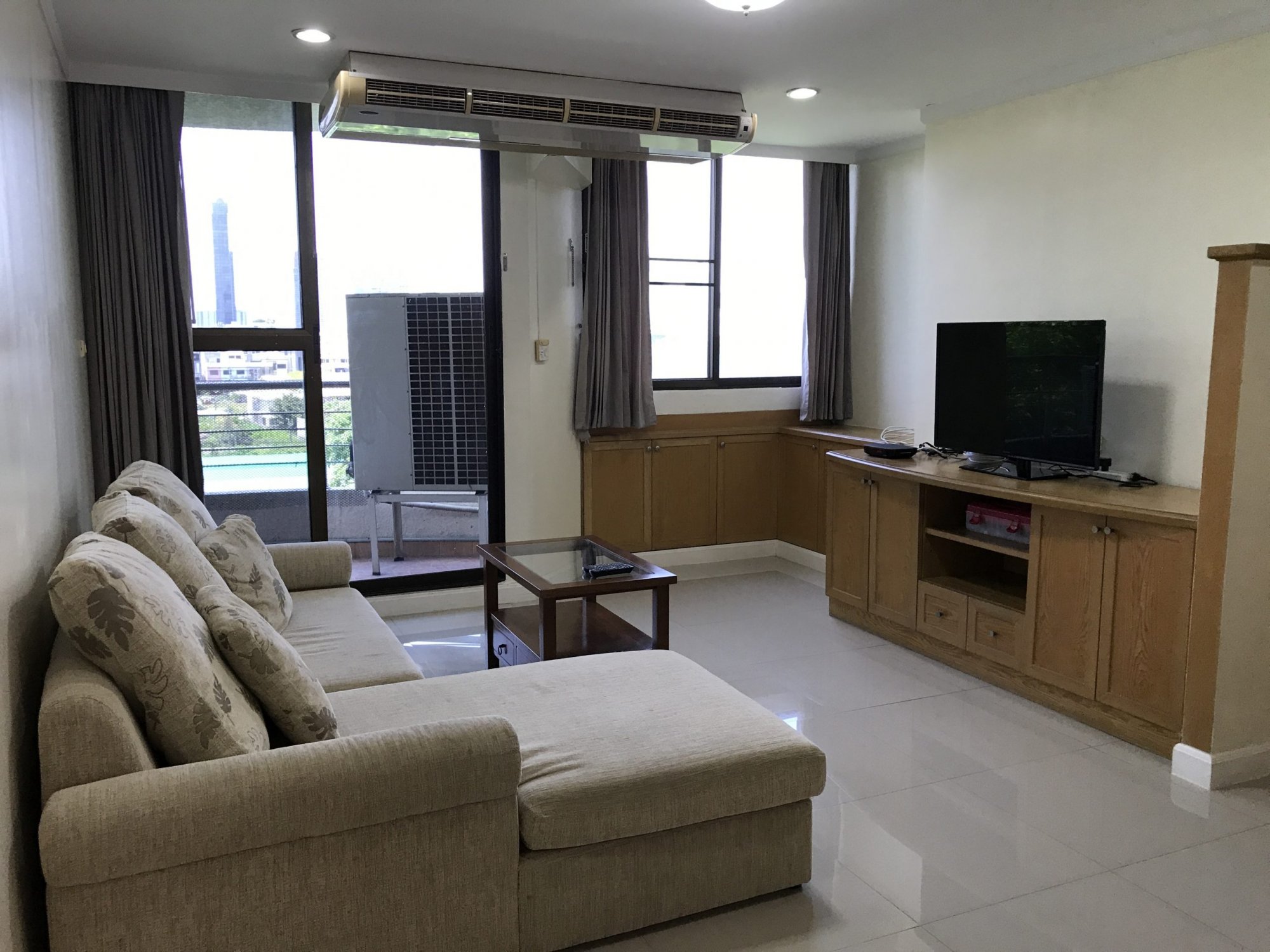 ให้เช่า! Supalai Place สุขุมวิท 39 2 ห้องนอน 100 ตรม. ใกล้ BTS พร้อมพงษ์ เพียง 30,000 บาท/เดือน (ราคาต่อรองได้)เฟอร์นิเจอร์ครบพร้อมเข้าอยู่ PROP000421