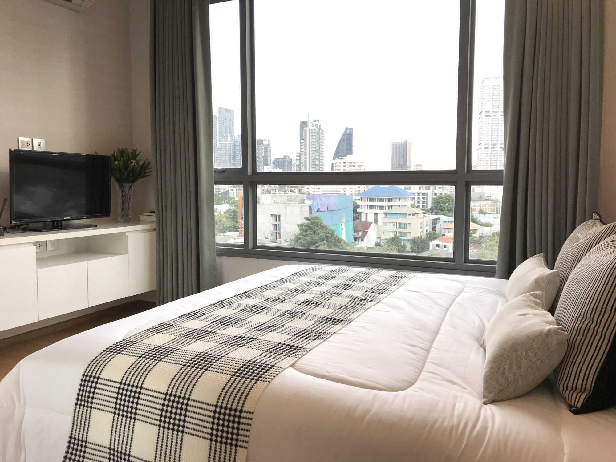 ขาย/เช่า! H Sukhumvit 43 2 ห้องนอน 59.14 ตรม. ใกล้ BTS พร้อมพงษ์ ขายเพียง 12,300,000 บาท รวมค่าใช้จ่ายทุกอย่าง หรือเช่าเพียง 55,000 บาท/เดือน เฟอร์นิเจอร์ครบพร้อมเข้าอยู่ PROP000426