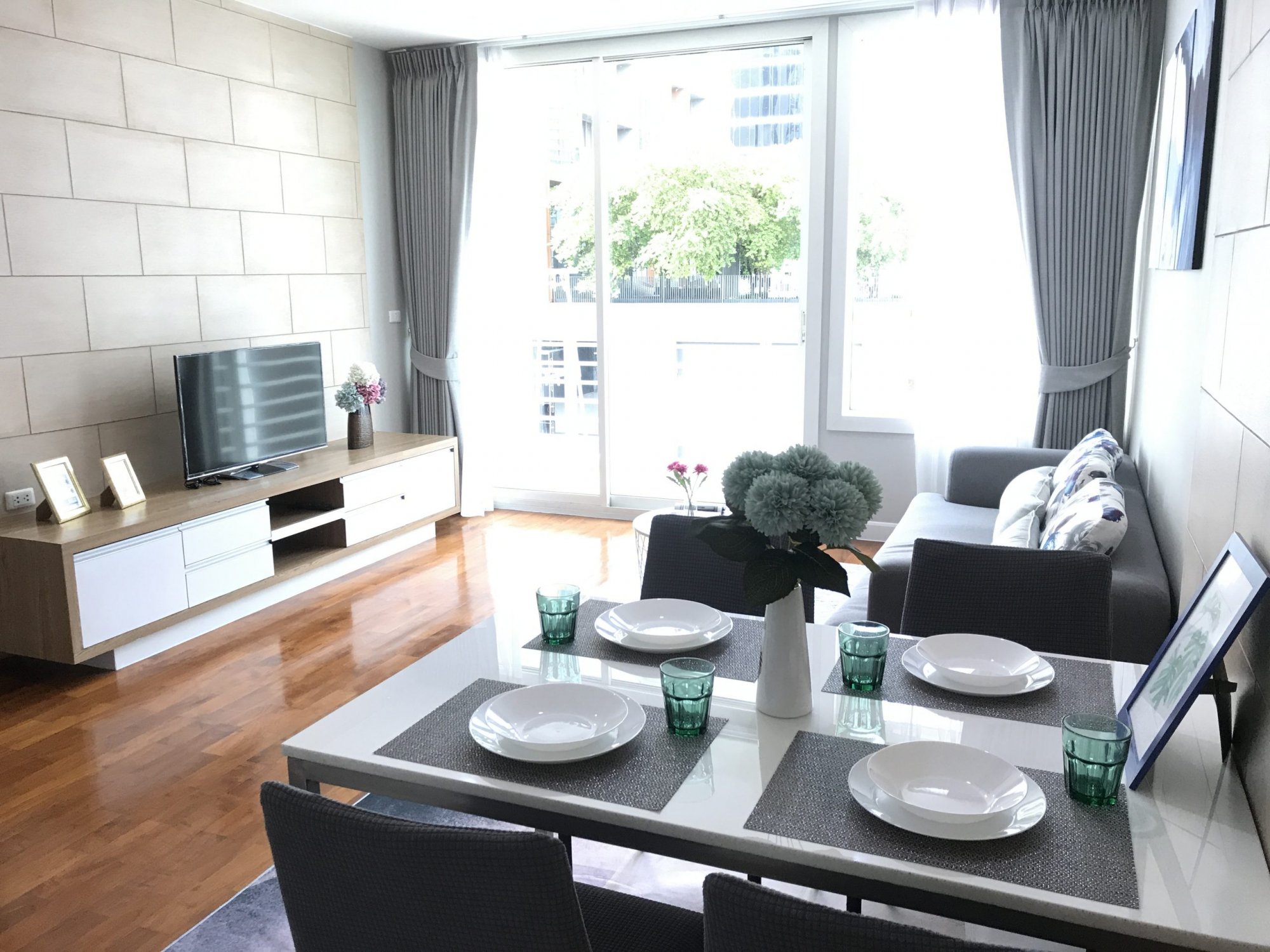 คุ้มสุดๆให้เช่า ที่ Siri Residence ราคาดี เพียง 67,000บาท/เดือน  2 ห้องนอน 2 ห้องน้ำ 94 ตรม ใกล้ BTS พร้อมพงษ์ ห้องตกแต่งใหม่ เฟอร์นิเจอร์ครบพร้อมเข้าอยู่ (ราคาต่อรองได้) PROP000427