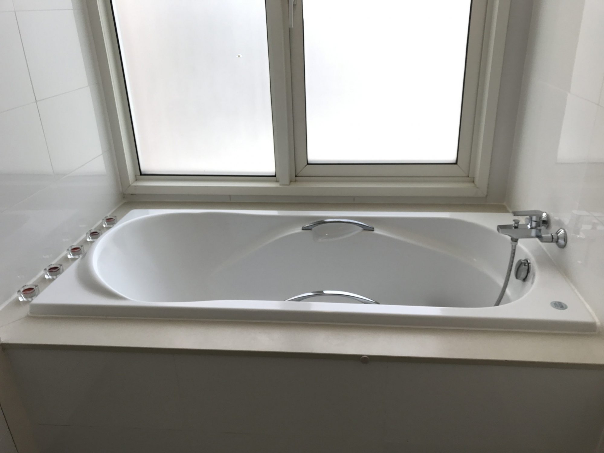 คุ้มสุดๆให้เช่า ที่ Siri Residence ราคาดี เพียง 67,000บาท/เดือน  2 ห้องนอน 2 ห้องน้ำ 94 ตรม ใกล้ BTS พร้อมพงษ์ ห้องตกแต่งใหม่ เฟอร์นิเจอร์ครบพร้อมเข้าอยู่ (ราคาต่อรองได้) PROP000427