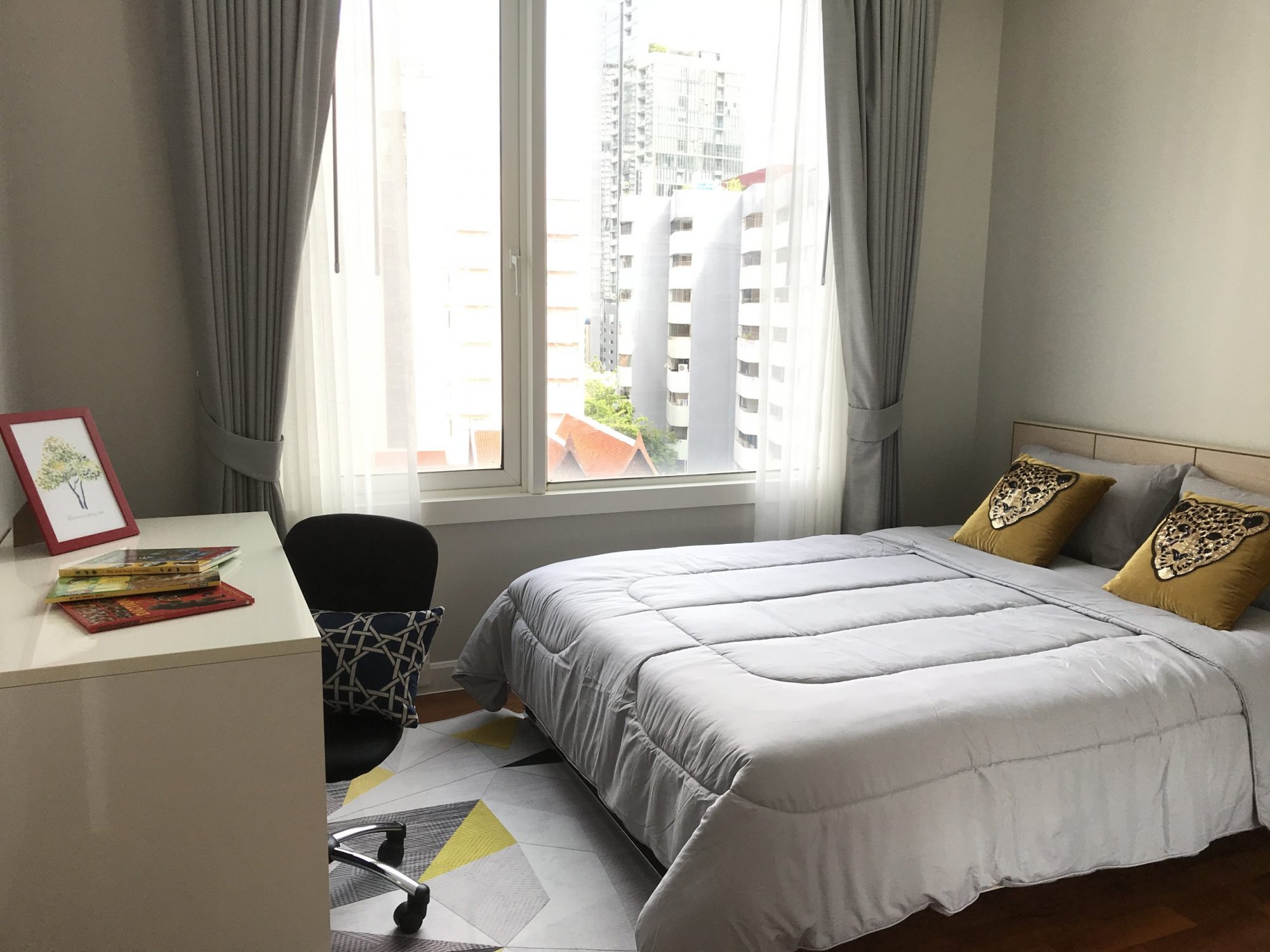 คุ้มสุดๆให้เช่า ที่ Siri Residence ราคาดี เพียง 67,000บาท/เดือน  2 ห้องนอน 2 ห้องน้ำ 94 ตรม ใกล้ BTS พร้อมพงษ์ ห้องตกแต่งใหม่ เฟอร์นิเจอร์ครบพร้อมเข้าอยู่ (ราคาต่อรองได้) PROP000427