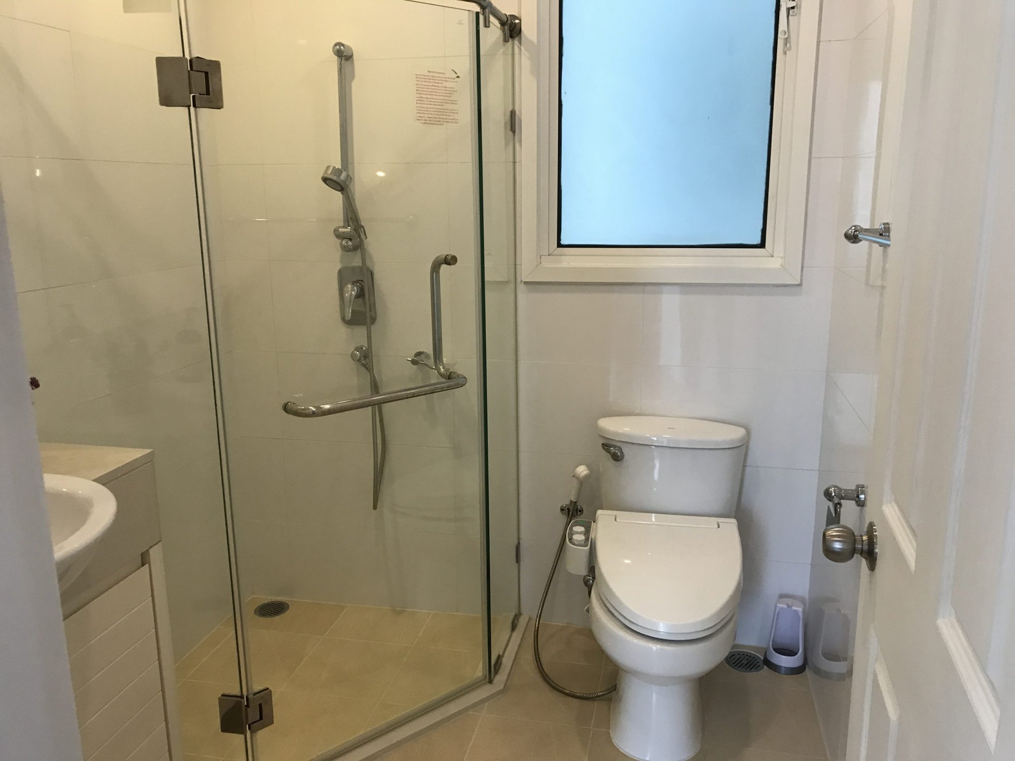 คุ้มสุดๆให้เช่า ที่ Siri Residence ราคาดี เพียง 67,000บาท/เดือน  2 ห้องนอน 2 ห้องน้ำ 94 ตรม ใกล้ BTS พร้อมพงษ์ ห้องตกแต่งใหม่ เฟอร์นิเจอร์ครบพร้อมเข้าอยู่ (ราคาต่อรองได้) PROP000427