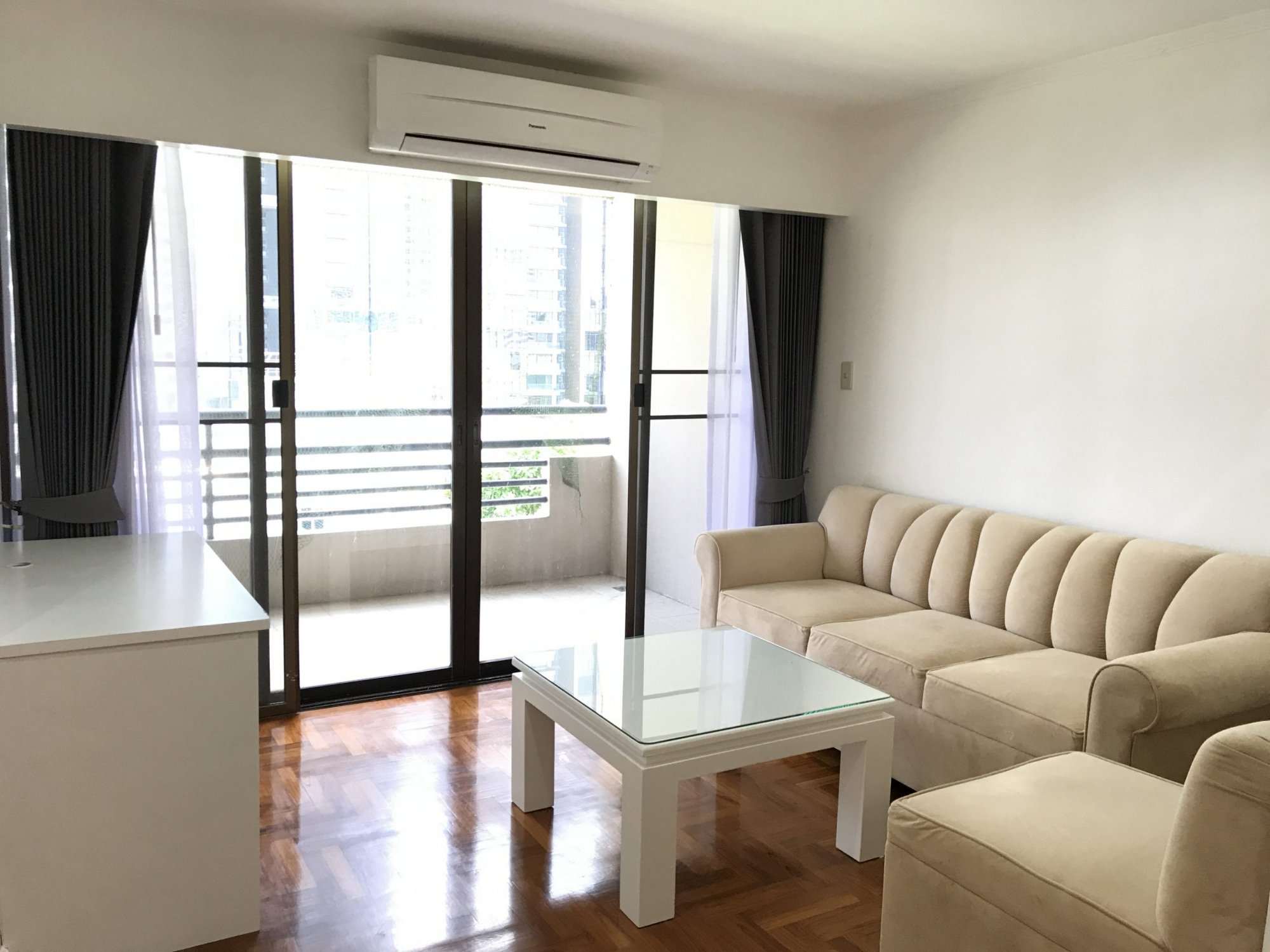 ปล่อยเช่า! Acadamia Grand Tower ในราคาเพียง 40,000บาท/เดือน 2 ห้องนอน 1 ห้องน้ำ 1 ห้องนั่งเล่น ขนาด 90ตรม. ใกล้ BTS พร้อมพงษ์ เฟอร์นิเจอร์ครบพร้อมเข้าอยู่ PROP000435