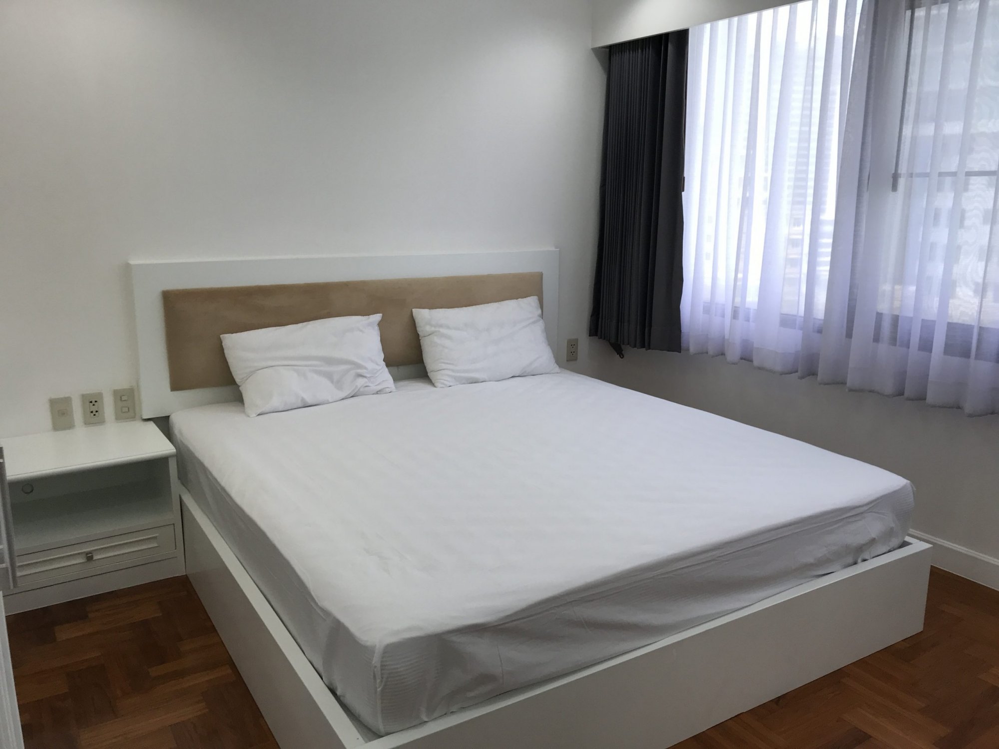 ปล่อยเช่า! Acadamia Grand Tower ในราคาเพียง 40,000บาท/เดือน 2 ห้องนอน 1 ห้องน้ำ 1 ห้องนั่งเล่น ขนาด 90ตรม. ใกล้ BTS พร้อมพงษ์ เฟอร์นิเจอร์ครบพร้อมเข้าอยู่ PROP000435