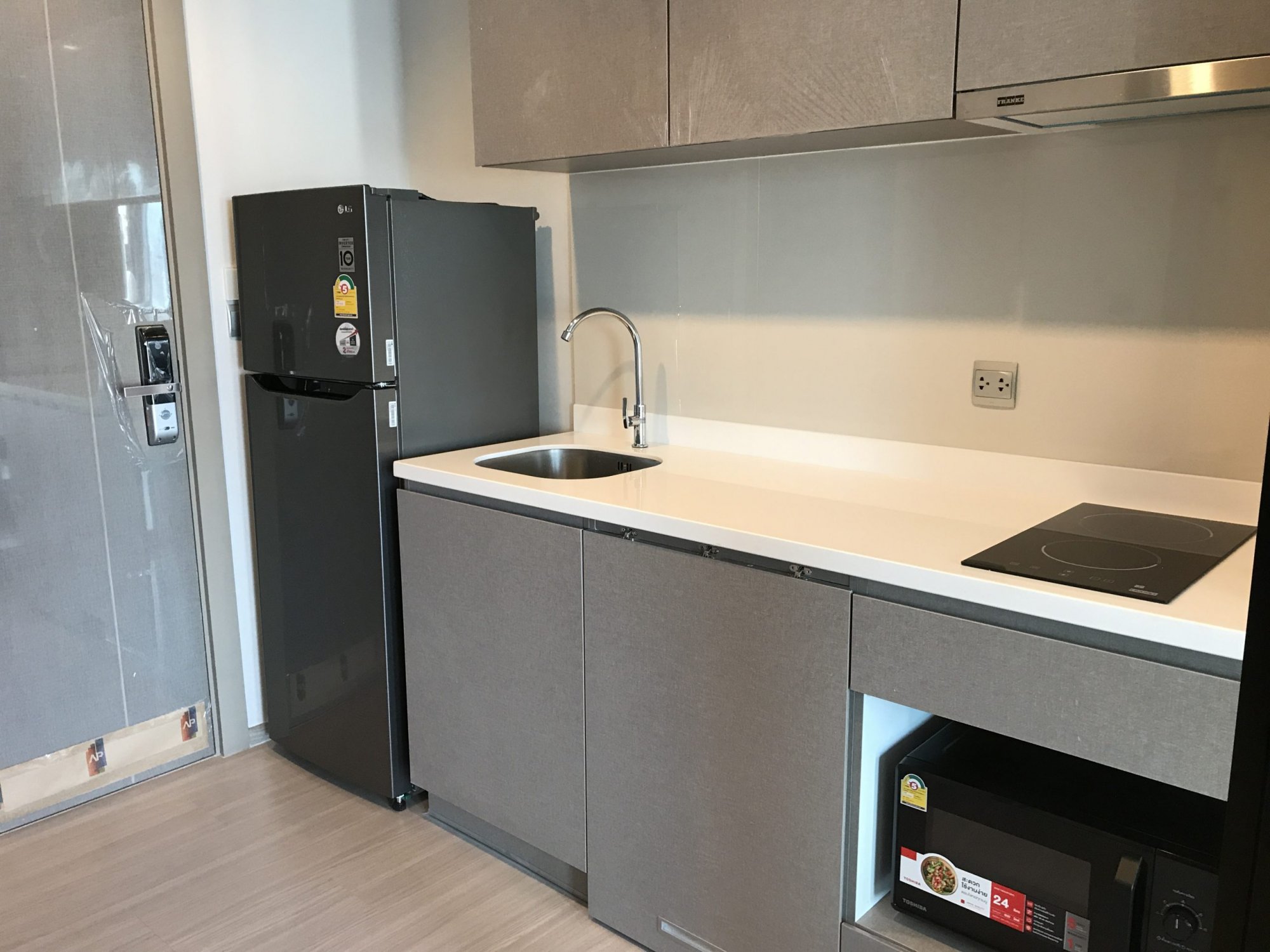 For rent at LIFE Asoke - Rama 9 Type Studio 26 Sq.m 14,000THB/month Fully furnished PROP000450