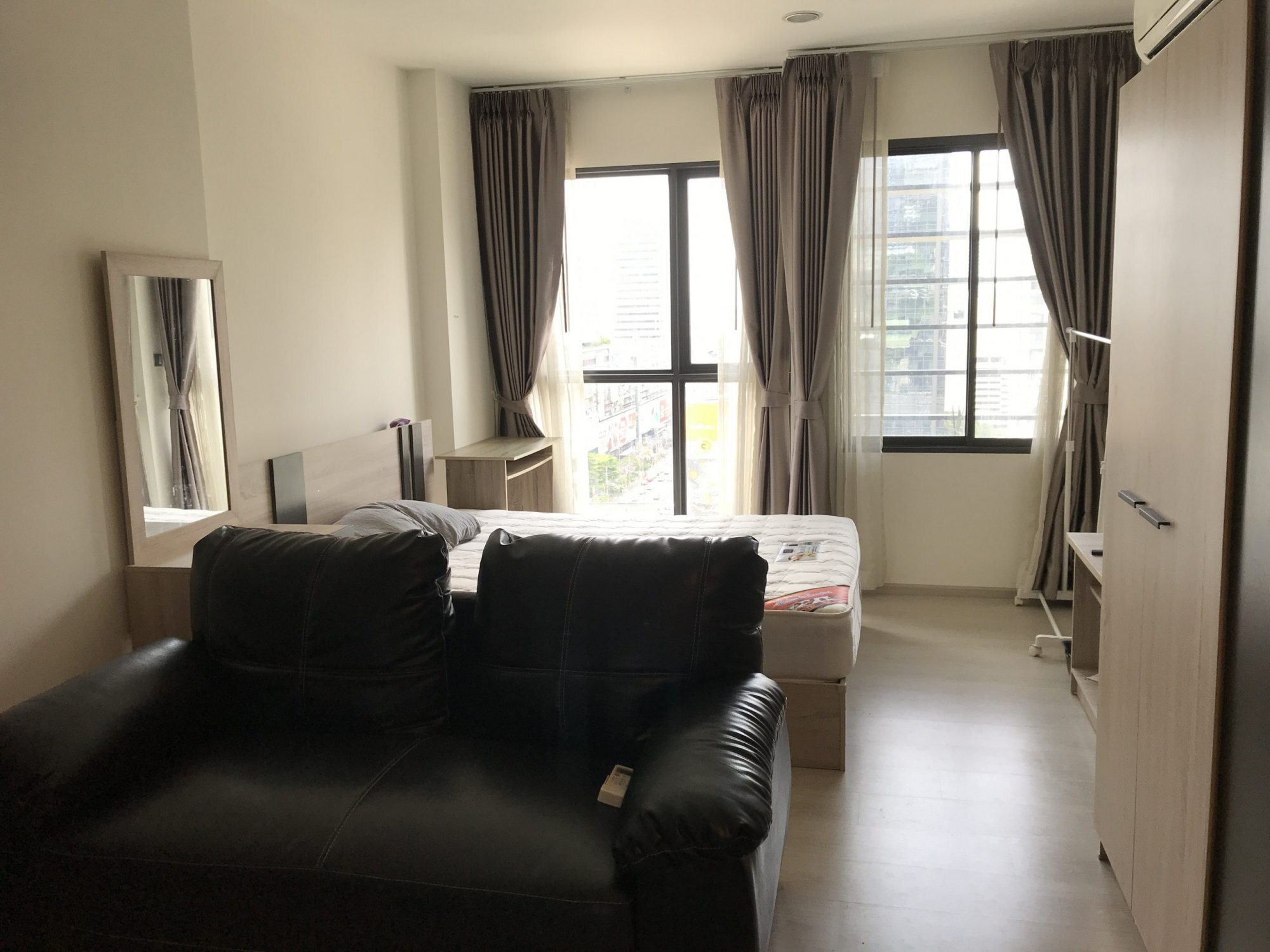 ** Hot Deal! ** For rent at Rhythm Asoke 2 Type Studio size 28Sq.m 10,000THB/month Fully furnished PROP000453