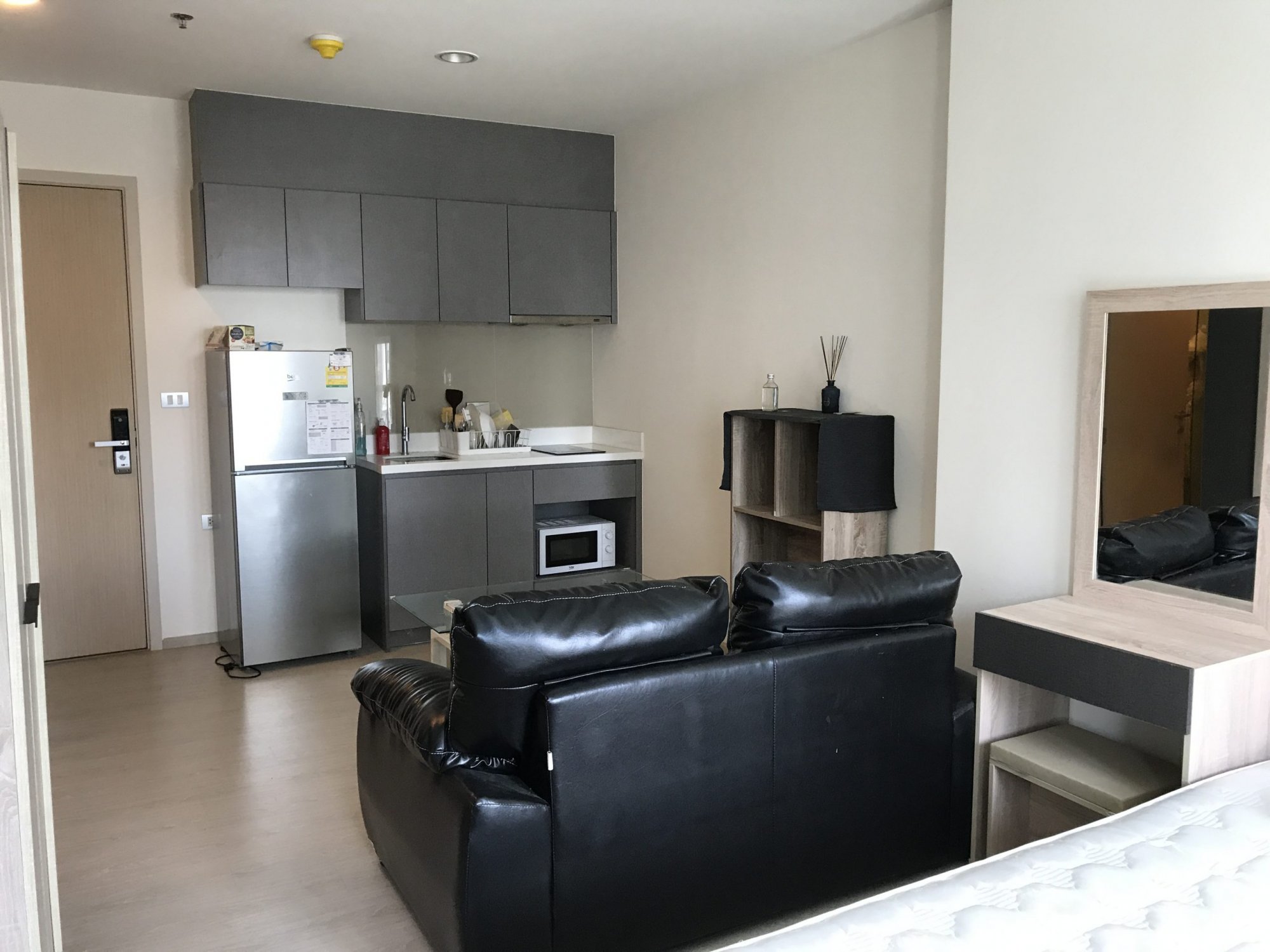 ** Hot Deal! ** For rent at Rhythm Asoke 2 Type Studio size 28Sq.m 10,000THB/month Fully furnished PROP000453