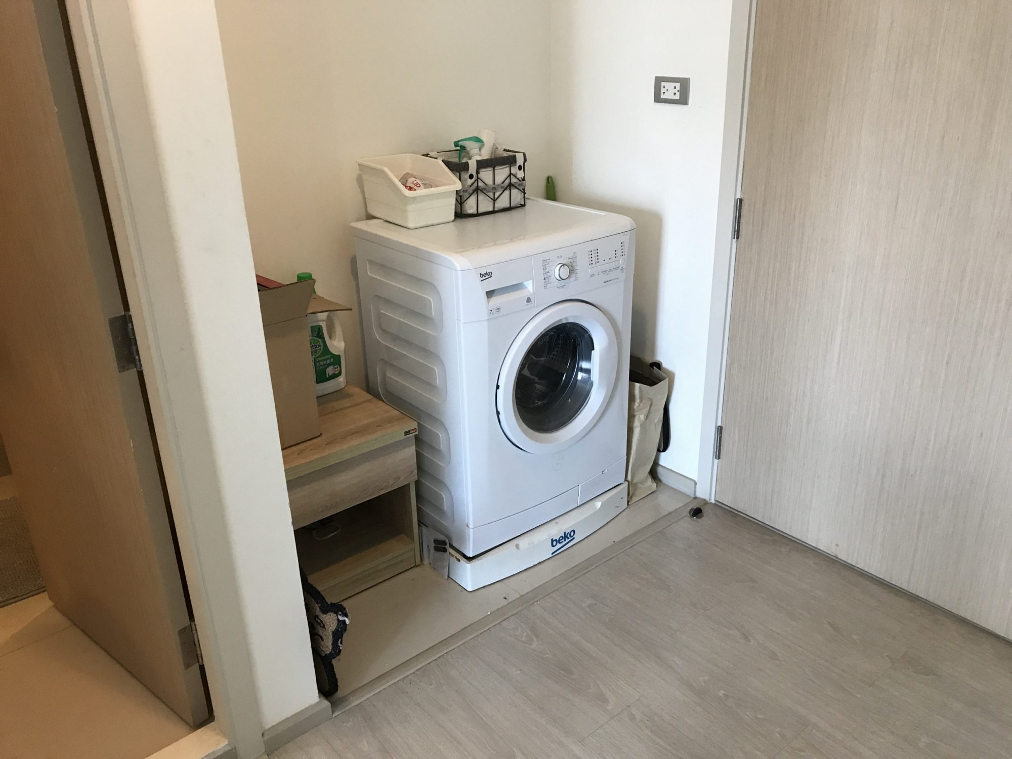 ** Hot Deal! ** For rent at Rhythm Asoke 2 Type Studio size 28Sq.m 10,000THB/month Fully furnished PROP000453