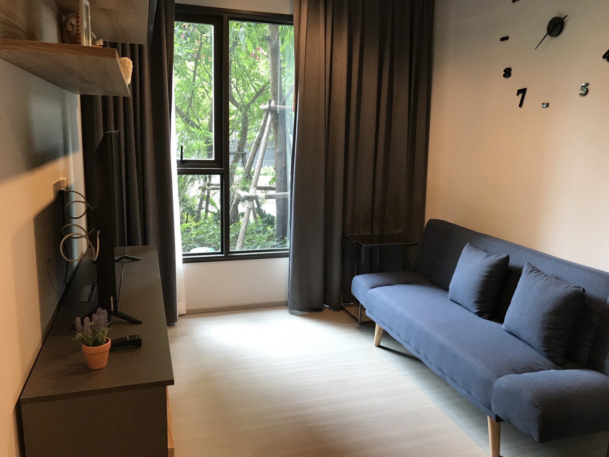 ปล่อยเช่า! LIFE Asoke - Rama 9 ในราคาเพียง 22,000บาท/เดือน 1 ห้องนอน 1 ห้องน้ำ 35ตรม. ใกล้ MRTพระราม 9 เฟอร์นิเจอร์ครบพร้อมเข้าอยู่ PROP000456