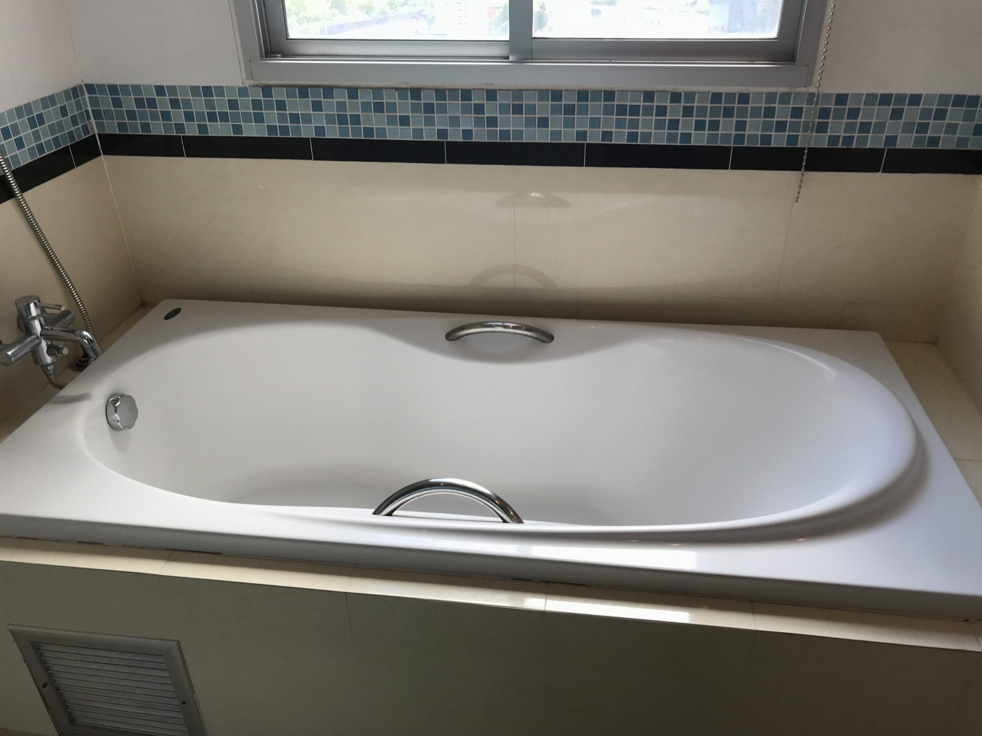 ให้เช่าคอนโดทำเลกรางกรุง 3 Bed for Rent at AP Citismarts สุขุมวิท 18 [Ref: P#202105-34376]