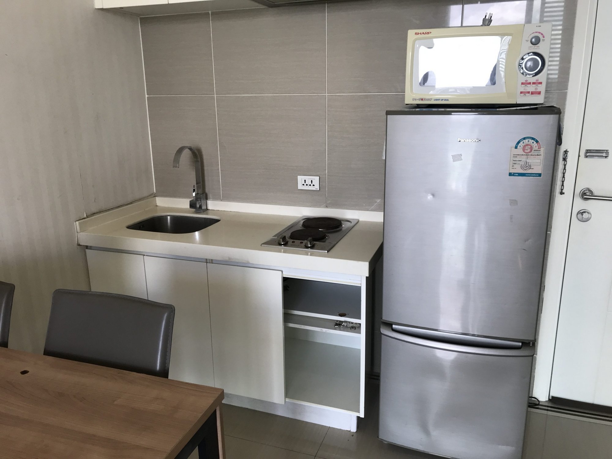 For sale at T.C. Green 1 Bedroom 1 Bathroom 3,283,000THB Fully furnished