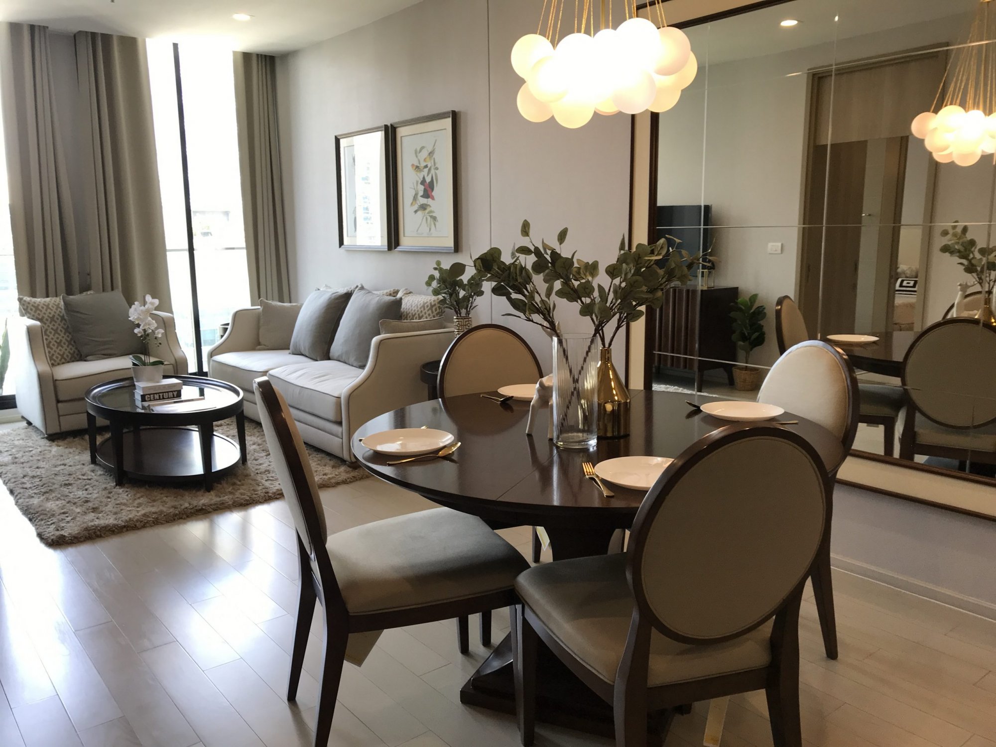 ** ขายด่วน! ** Noble Ploenchit พร้อมให้คุณเป้นเจ้าของ เพียง 18,685,000บาท รวมค่าใช้จ่ายทุกอย่าง 1 ห้องนอน 1 ห้องน้ำ 59ตรม. ใกล้ BTS เพลินจิต เฟอร์นิเจอร์ครบพร้อมเข้าอยู่ PROP000470