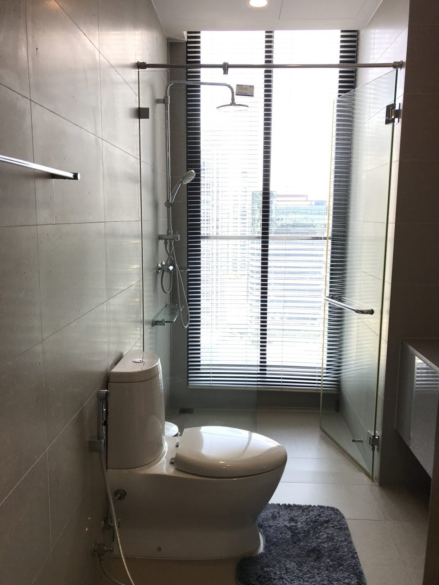 ** ขายด่วน! ** Noble Ploenchit พร้อมให้คุณเป้นเจ้าของ เพียง 18,685,000บาท รวมค่าใช้จ่ายทุกอย่าง 1 ห้องนอน 1 ห้องน้ำ 59ตรม. ใกล้ BTS เพลินจิต เฟอร์นิเจอร์ครบพร้อมเข้าอยู่ PROP000470