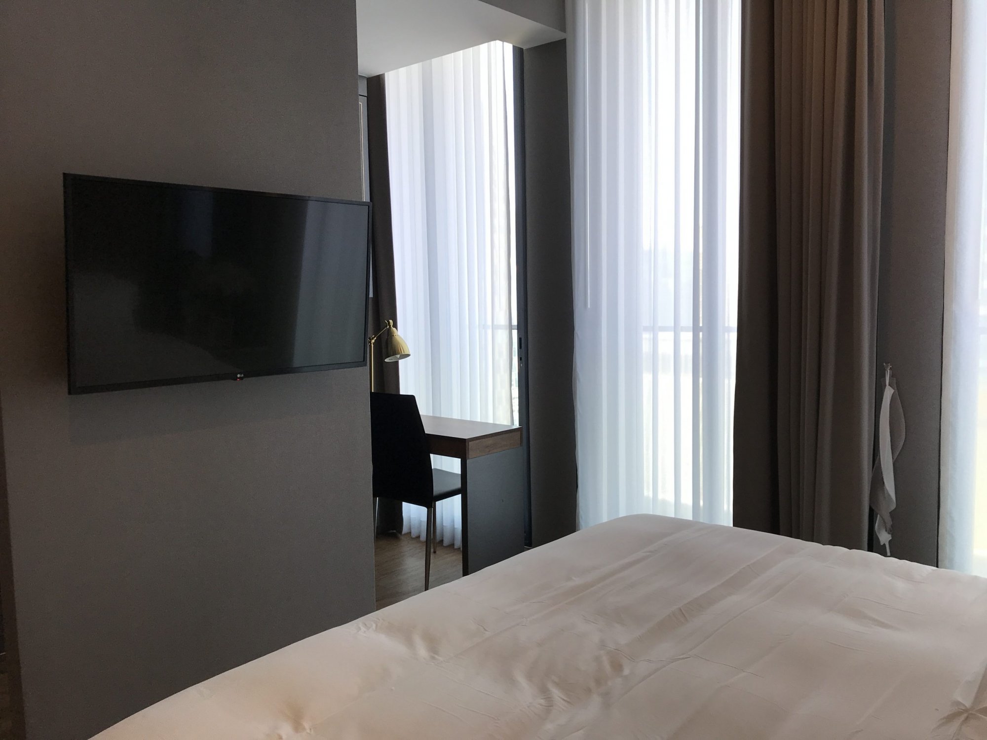 ปล่อยเช่า! Noble Ploenchit ในราคาเพียง 40,000บาท/เดือน 1 ห้องนอน 1 ห้องน้ำ 45ตรม. ใกล้ BTS เพลินจิต เฟอร์นิเจอร์ครบพร้อมเข้าอยู่ PROP000473