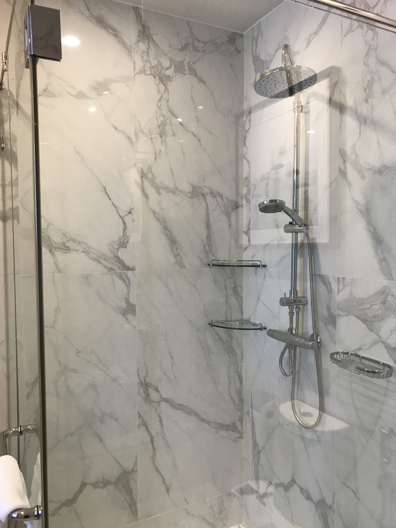 ปล่อยเช่า! Noble Ploenchit ในราคาเพียง 40,000บาท/เดือน 1 ห้องนอน 1 ห้องน้ำ 45ตรม. ใกล้ BTS เพลินจิต เฟอร์นิเจอร์ครบพร้อมเข้าอยู่ PROP000473