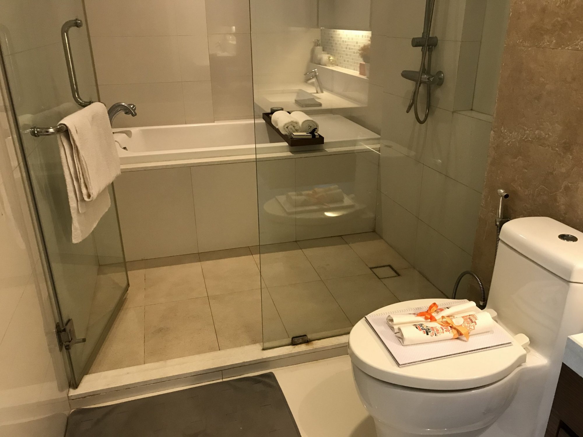 เช่า! Bright Sukhumvit 24 2 ห้องนอน 90 ตรม. ใกล้ BTS พร้อมพงษ์ เพียง 75,000 บาท/เดือน เฟอร์นิเจอร์ครบพร้อมเข้าอยู่(K-0274)